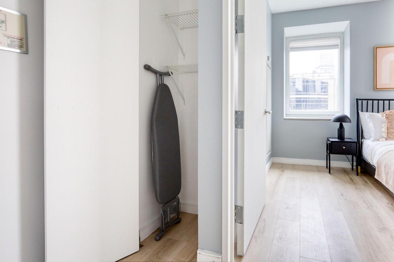 Midtown 1br W Doorman Gym Wd Nr Rock Center Nyc-1131 New York