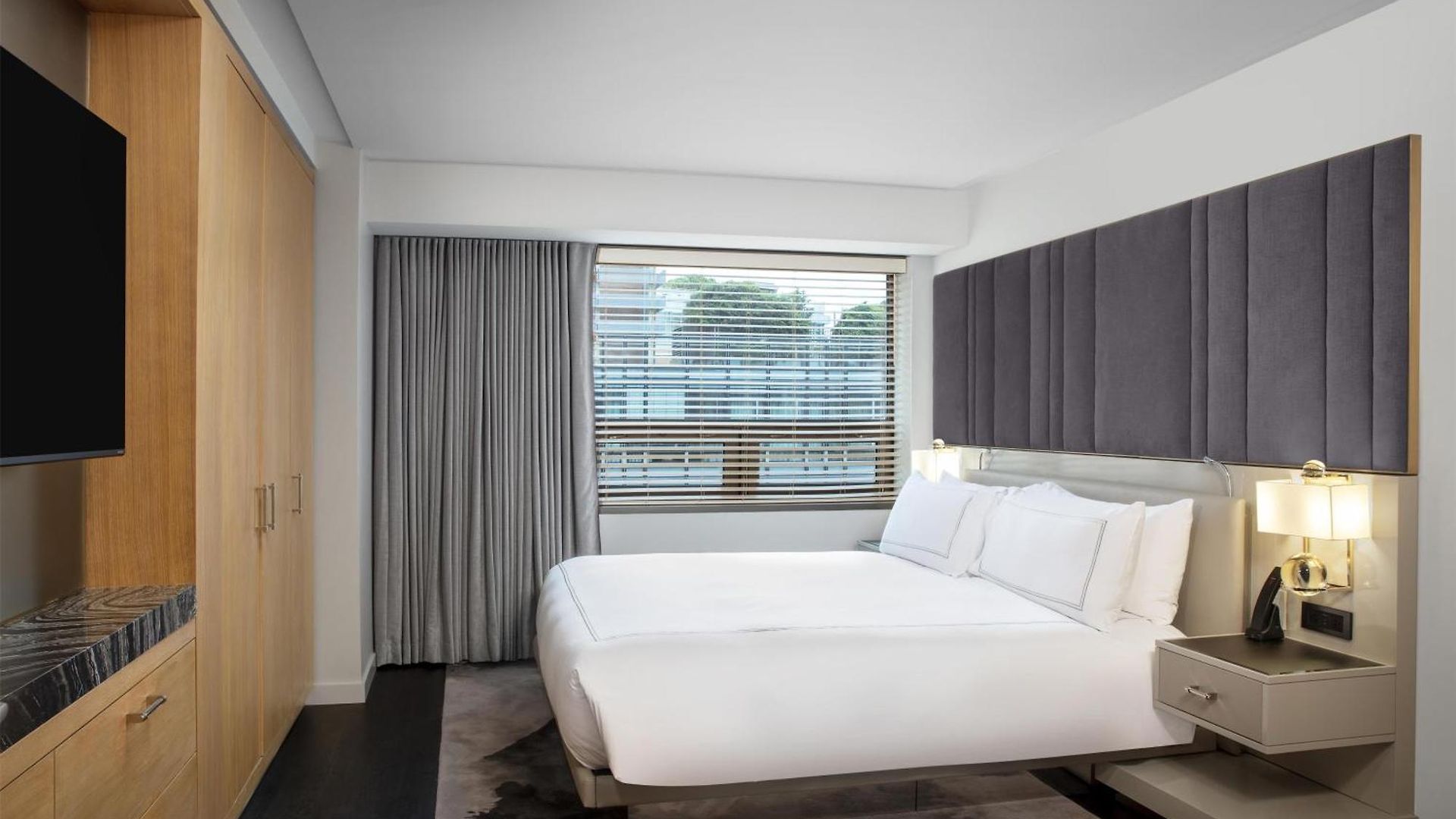 Conrad Downtown 5*
