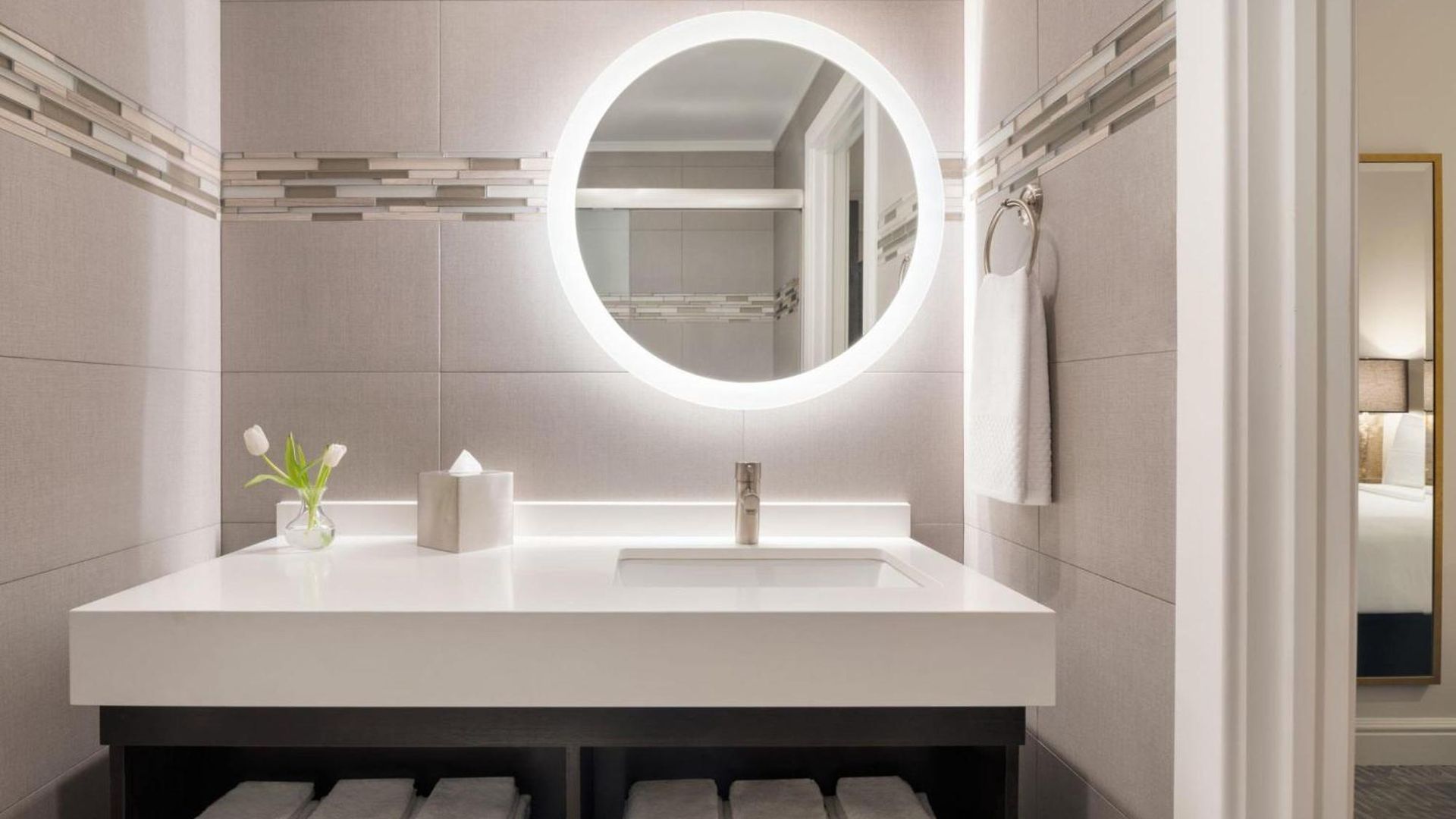 Martinique On Broadway, Curio Collection By Hilton Hotel