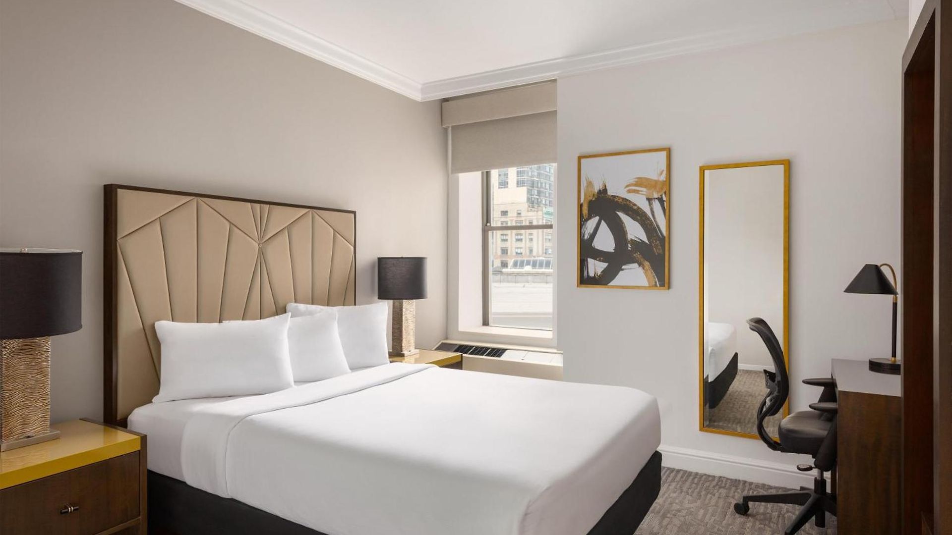 Hotel Martinique On Broadway, Curio Collection By Hilton 4*