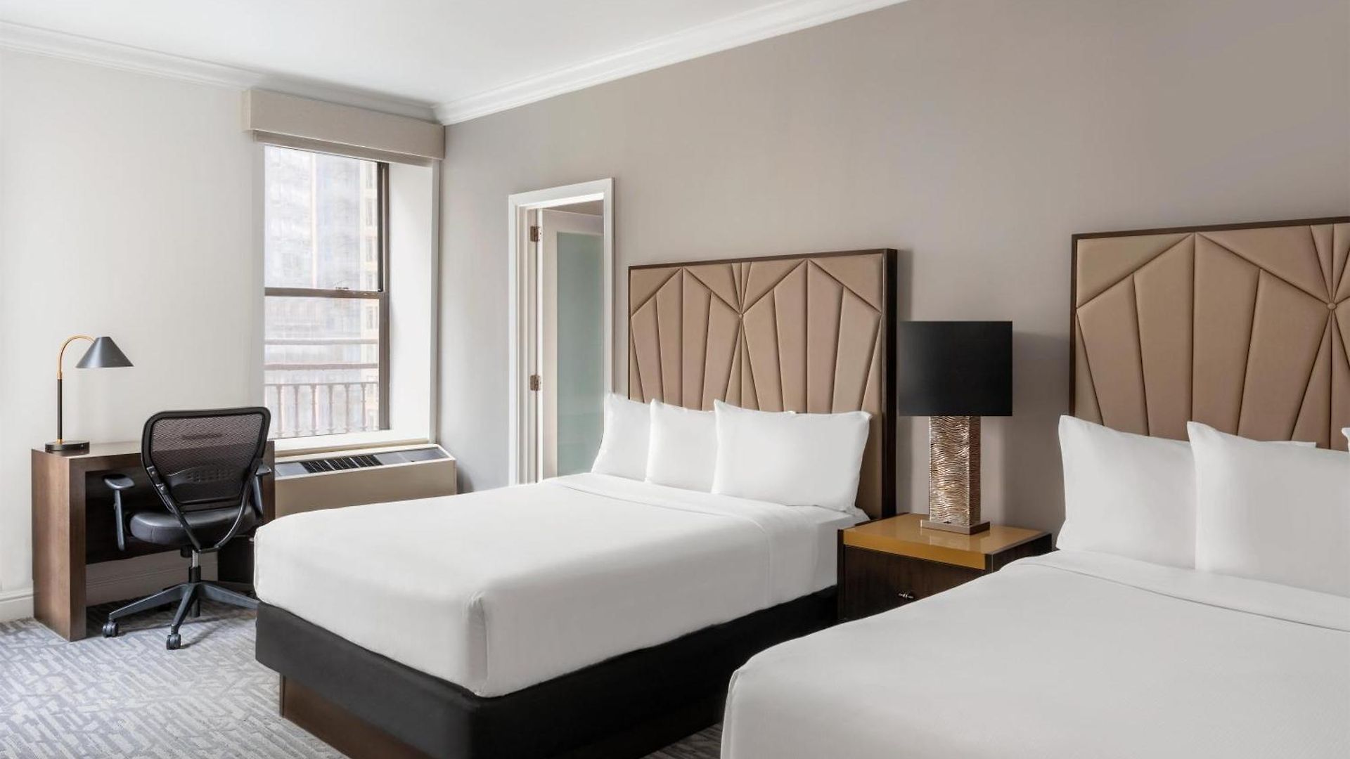 Hotel Martinique On Broadway, Curio Collection By Hilton