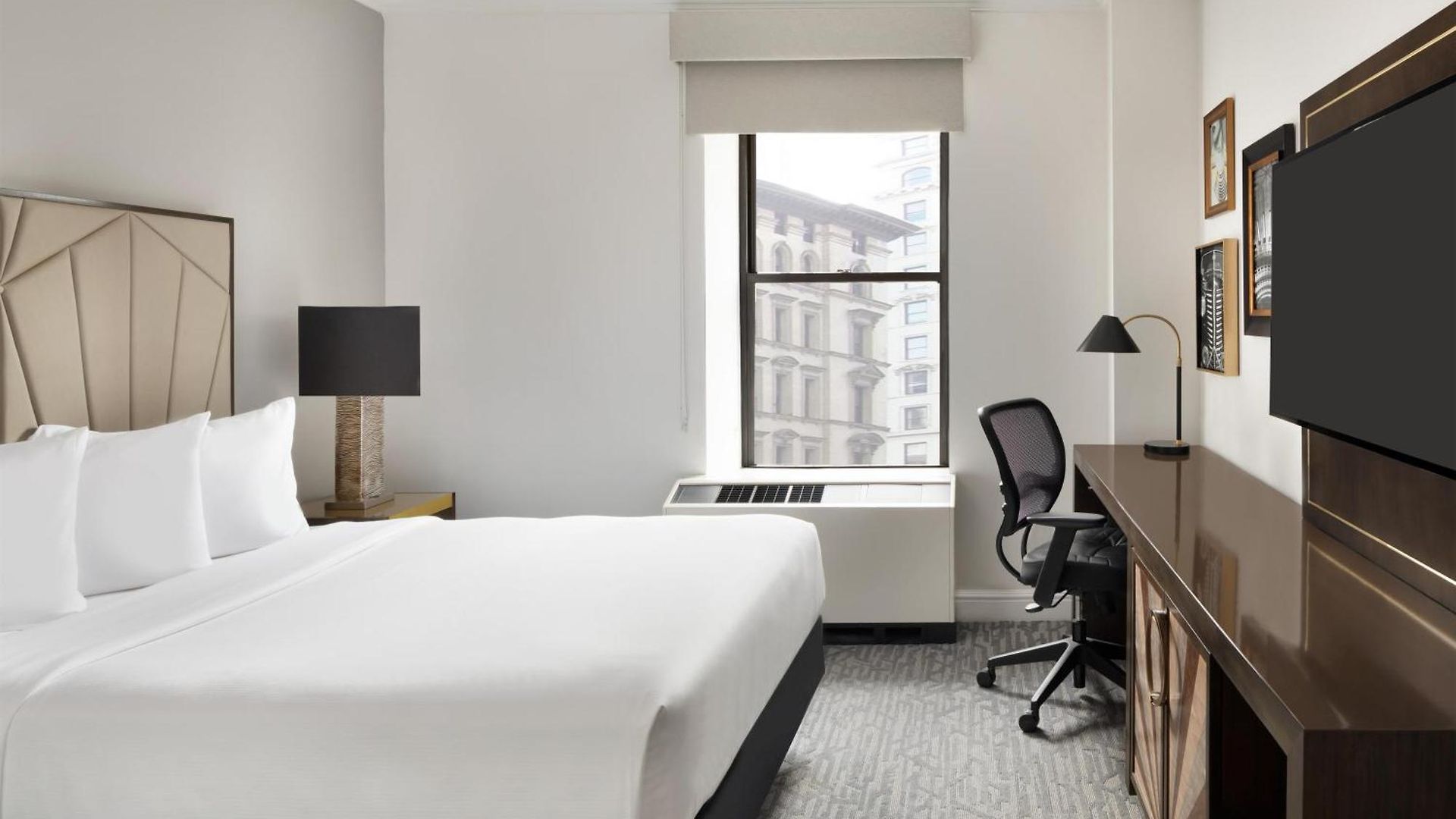 Hotel Martinique On Broadway, Curio Collection By Hilton