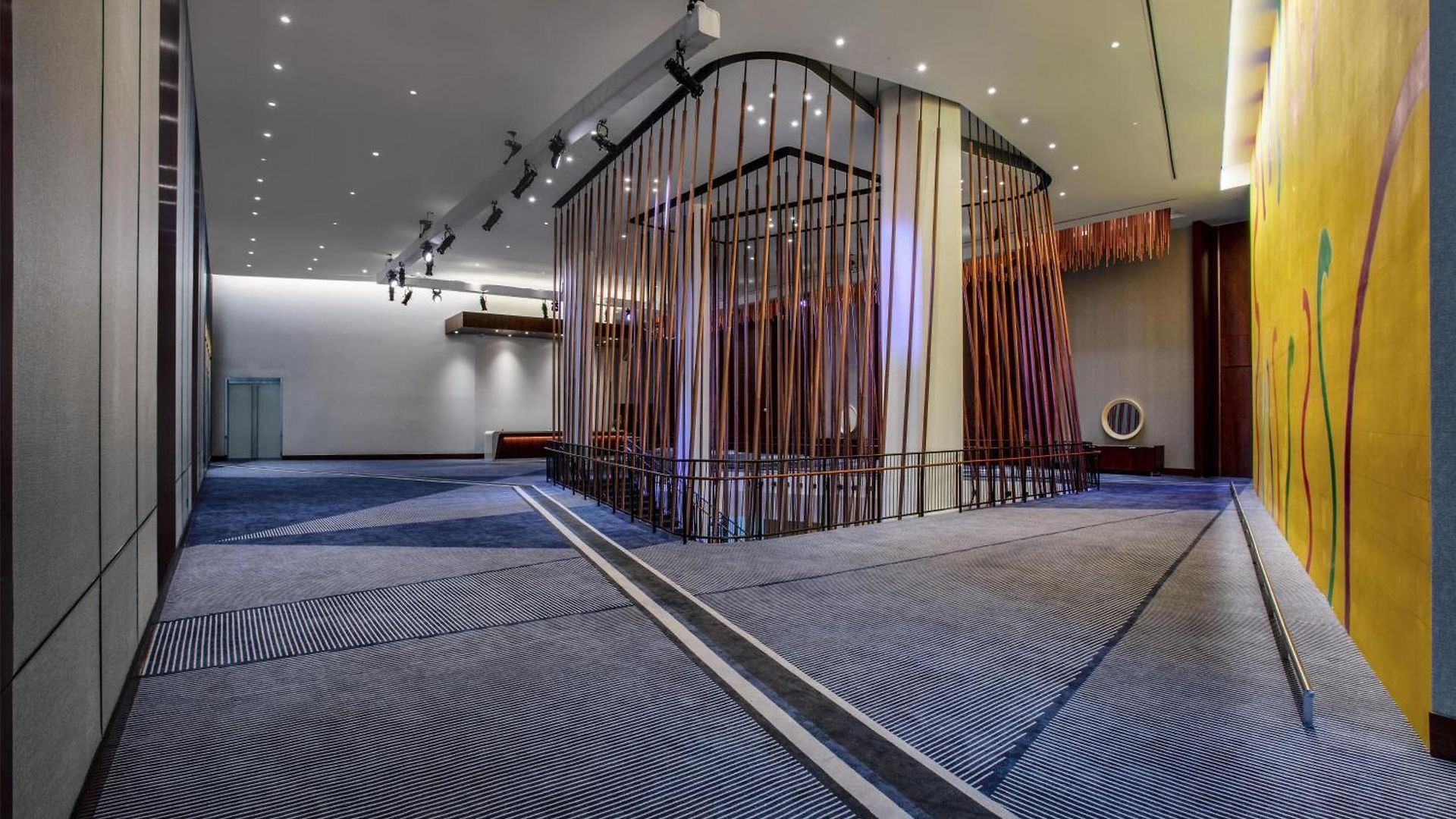 Conrad Downtown Hotel 5*