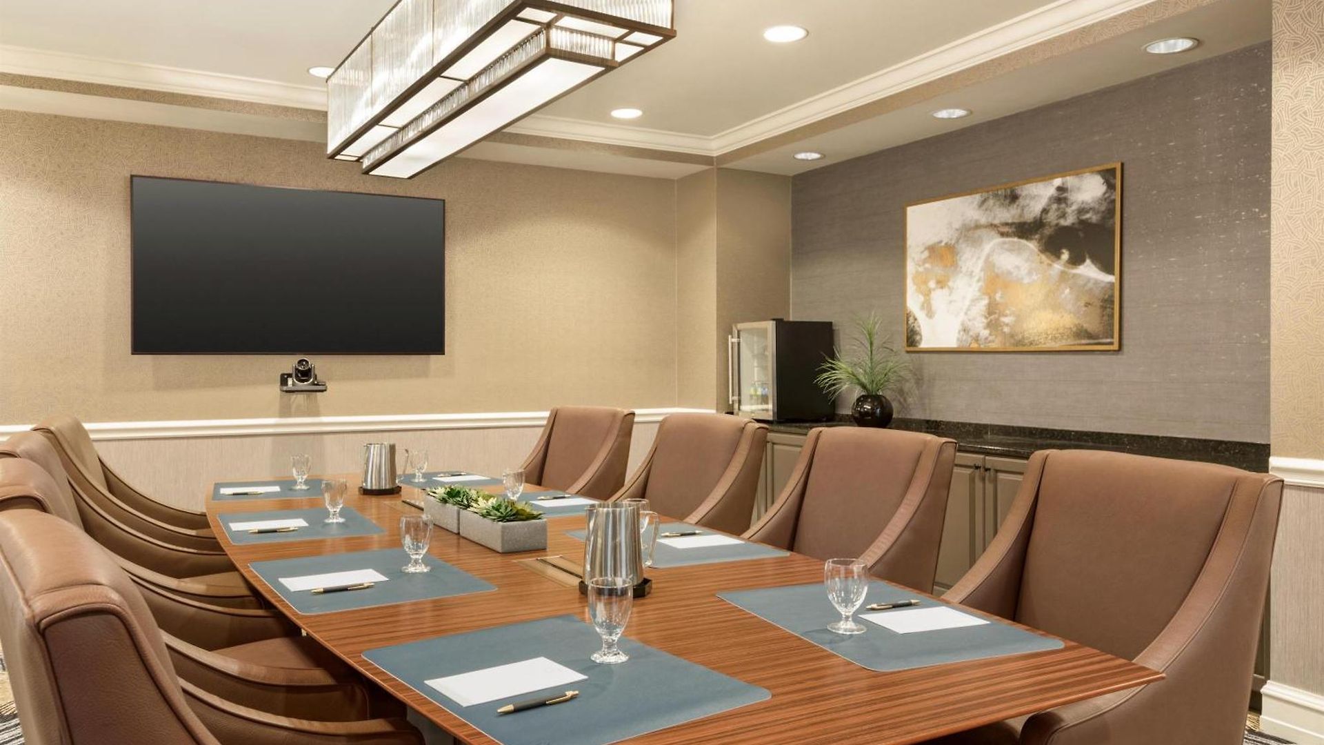 Martinique On Broadway, Curio Collection By Hilton 4*