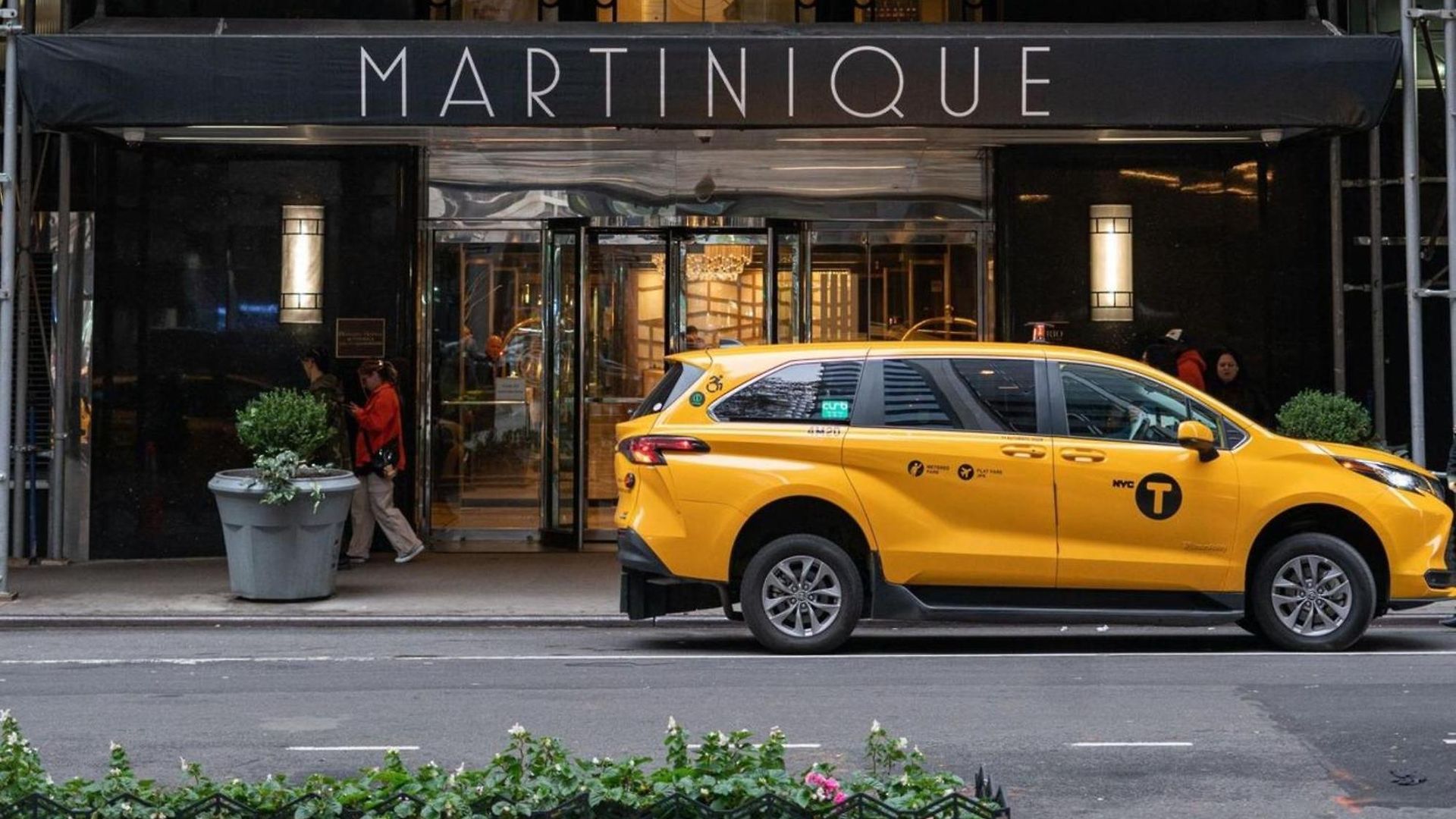Martinique On Broadway, Curio Collection By Hilton 4*