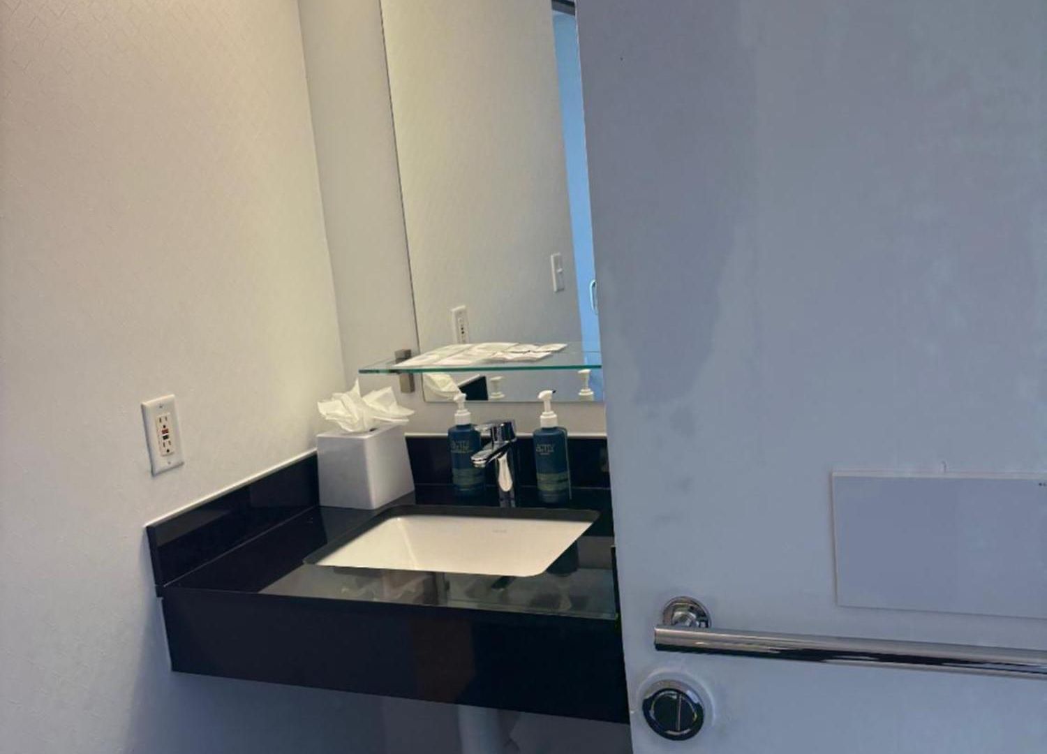 Four Points By Sheraton Manhattan Soho Village 3*