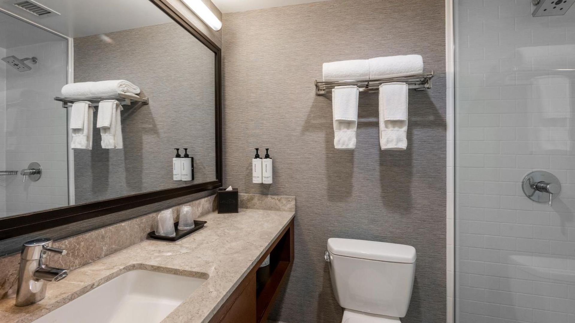 Distrikt City, Tapestry Collection By Hilton