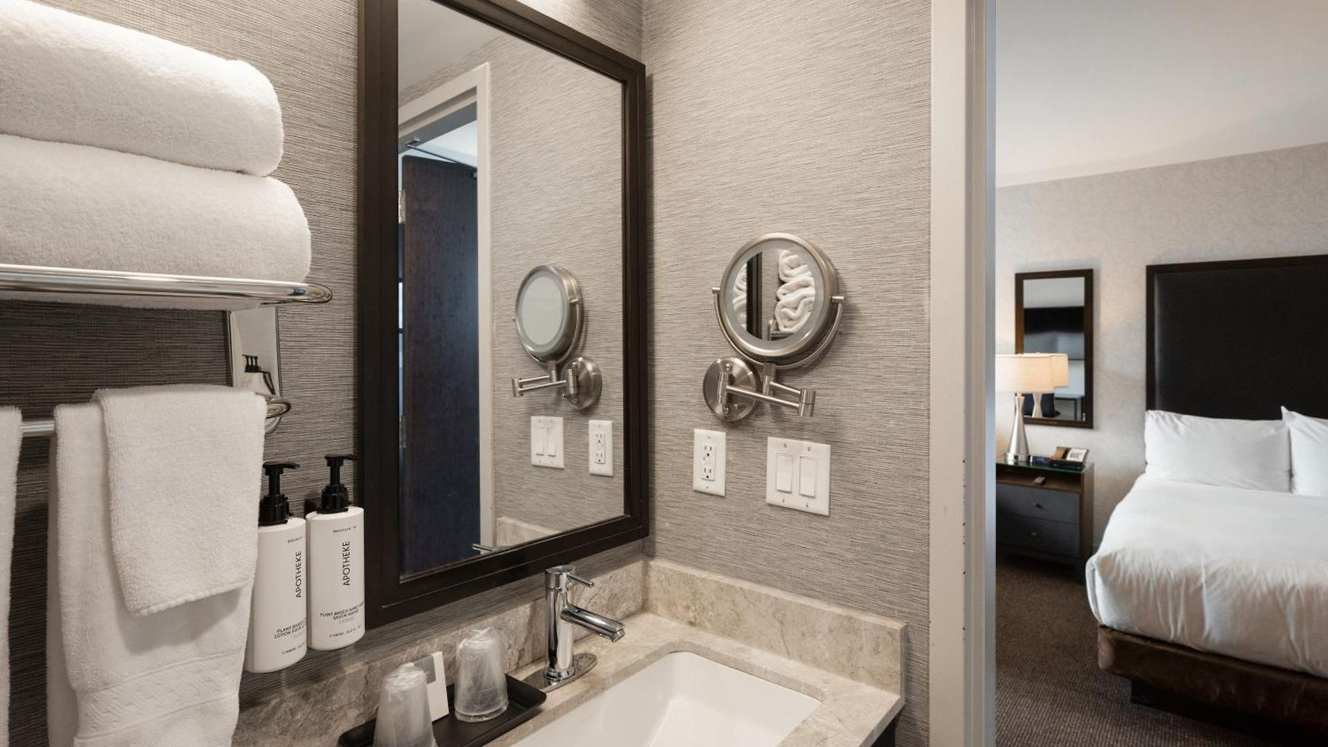 Distrikt City, Tapestry Collection By Hilton 4*