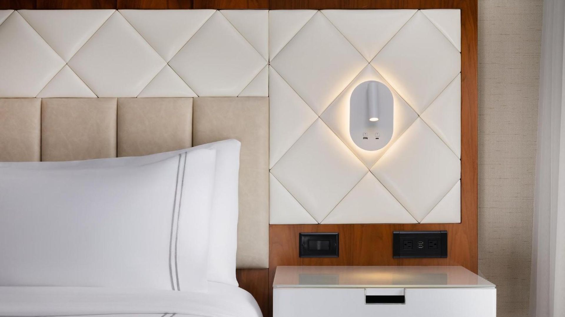 Even - Midtown East By Ihg Hotel 4*