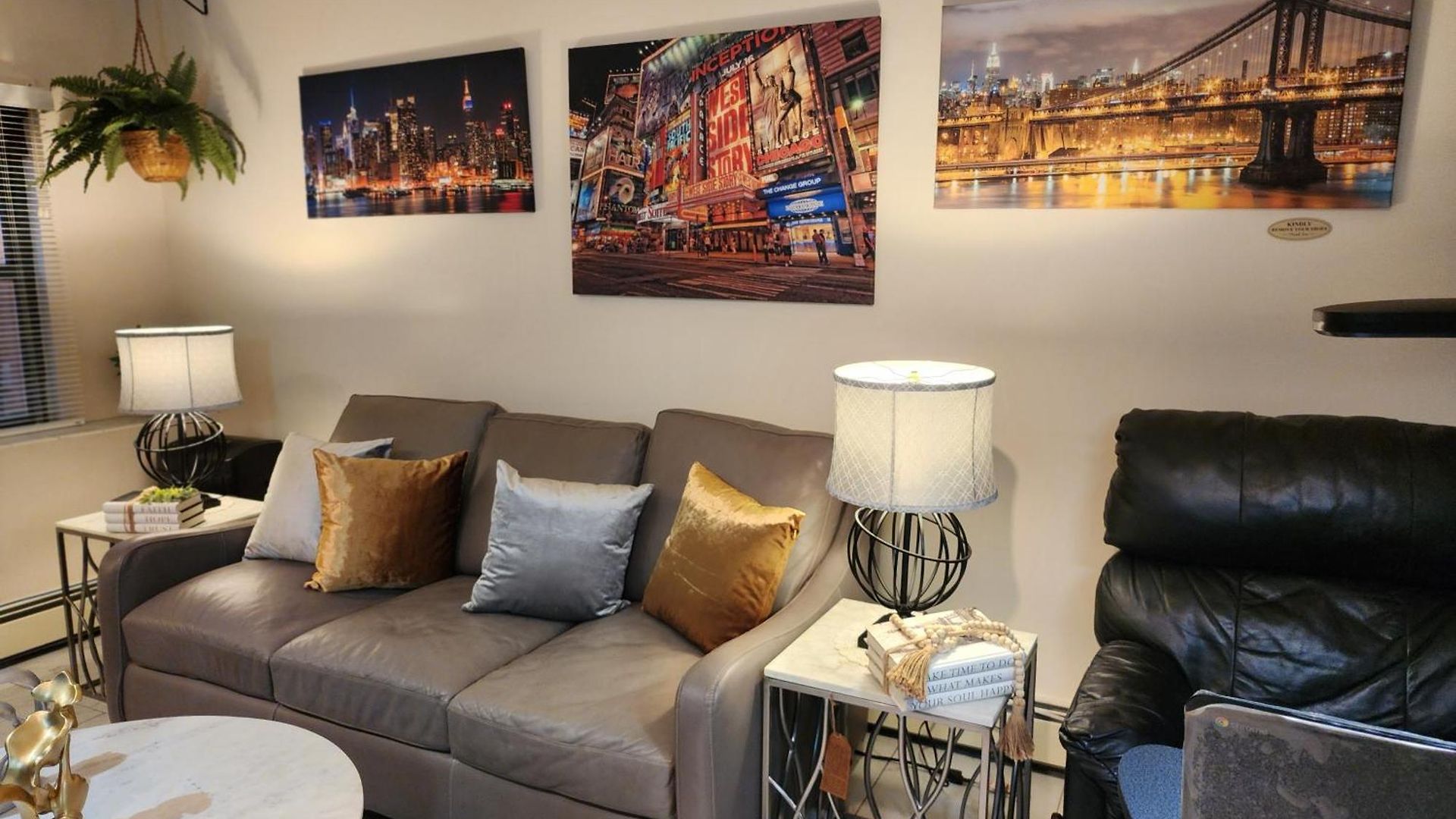 Two-bedroom Serviced Apartment: High-speed Wi-fi & Bi-monthly Housekeeping * New York