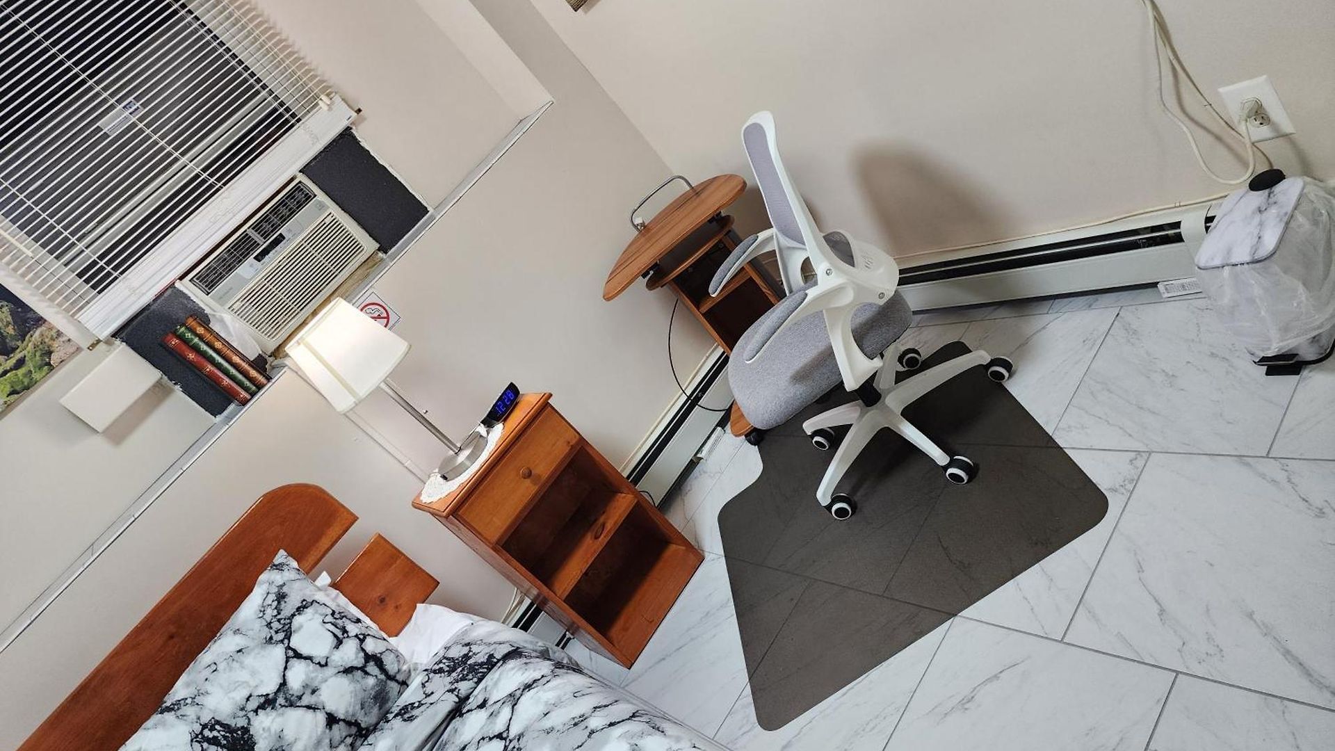Two-bedroom Serviced Apartment: High-speed Wi-fi & Bi-monthly Housekeeping *