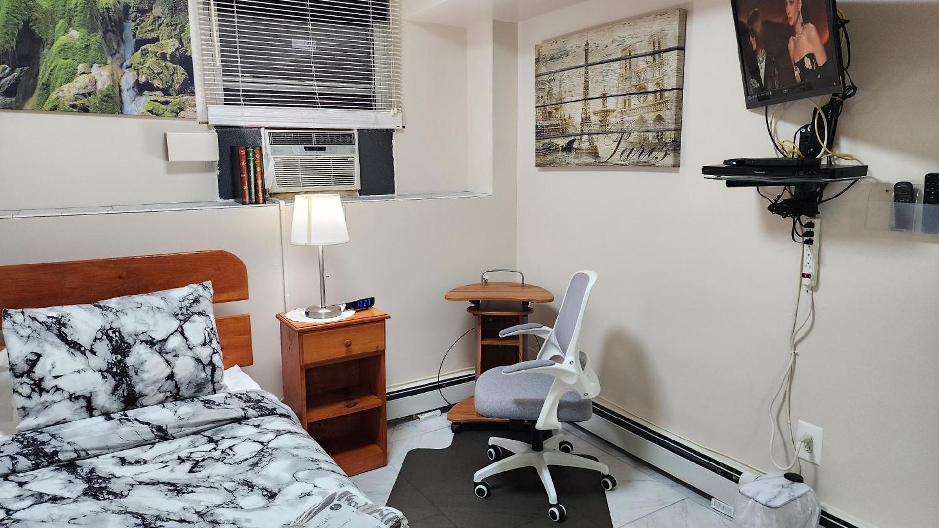 Two-bedroom Serviced Apartment: High-speed Wi-fi & Bi-monthly Housekeeping