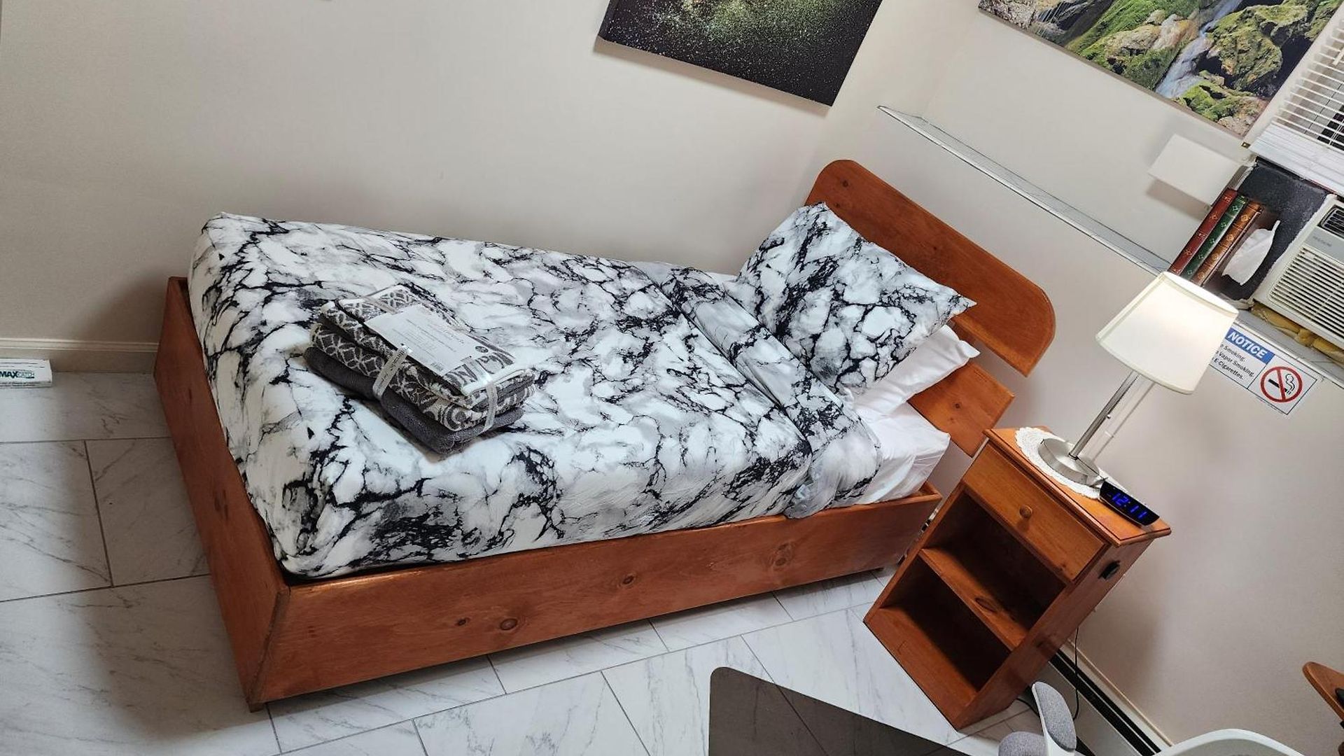 Apartment Two-bedroom Serviced Apartment: High-speed Wi-fi & Bi-monthly Housekeeping *