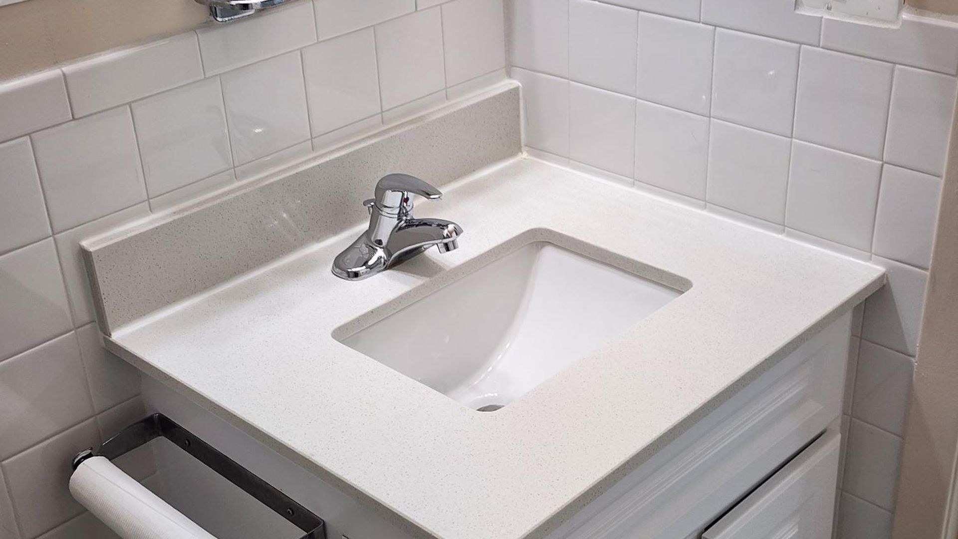 Apartment Two-bedroom Serviced Apartment: High-speed Wi-fi & Bi-monthly Housekeeping