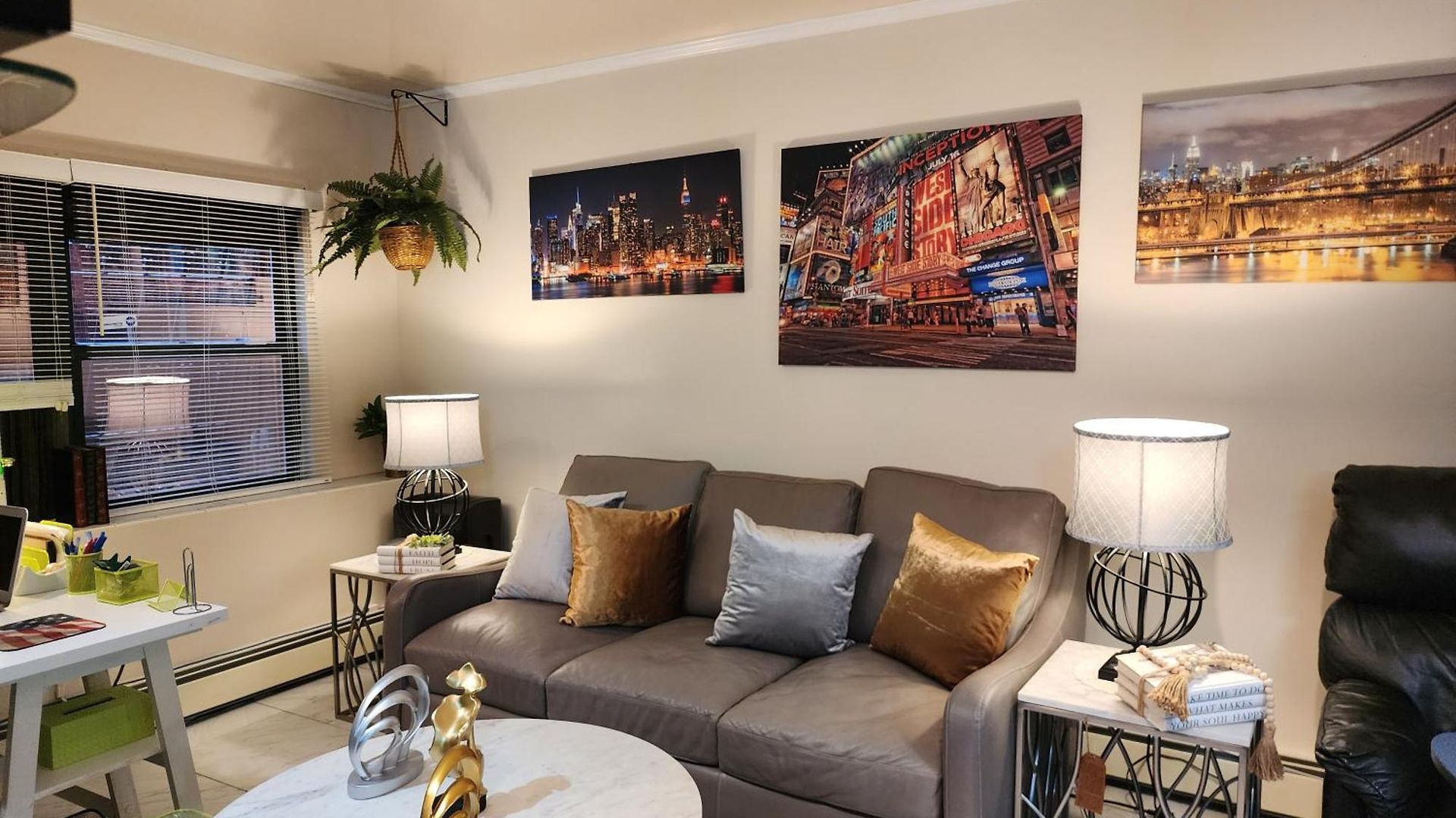 Apartment Two-bedroom Serviced Apartment: High-speed Wi-fi & Bi-monthly Housekeeping New York