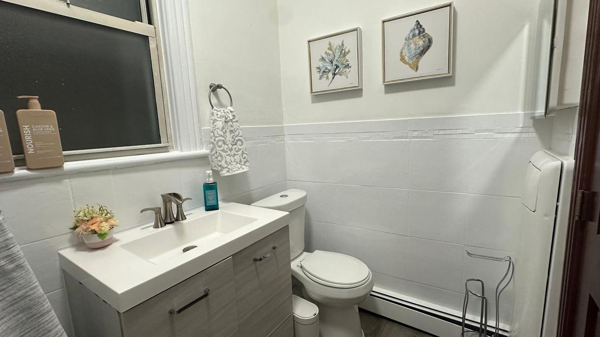 El Eden 2 Bedroom With Parking Space Close To Hospital *
