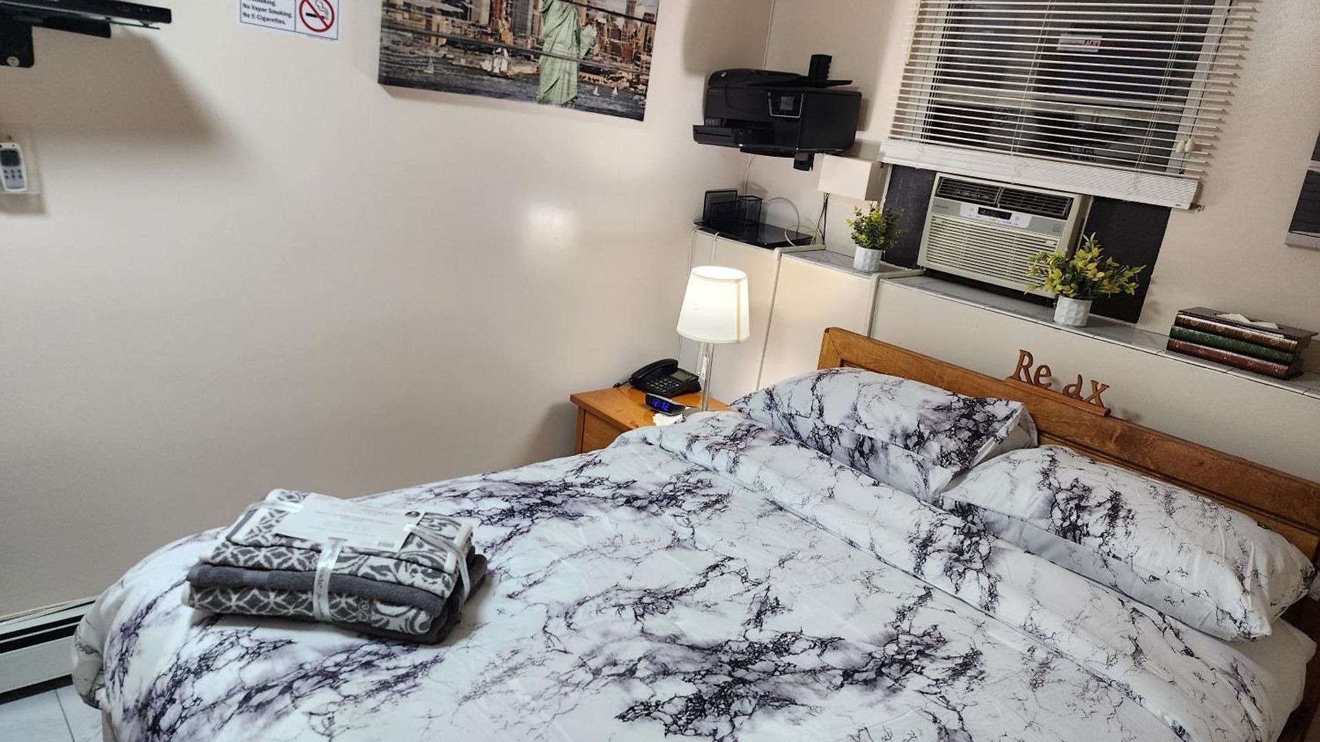 Booking.com Exxlusive: Fully Furnished One Bedroom Entire With Full Size Bed. For One Person Or Couple, Soulmate Positive Friendship Apartment New York