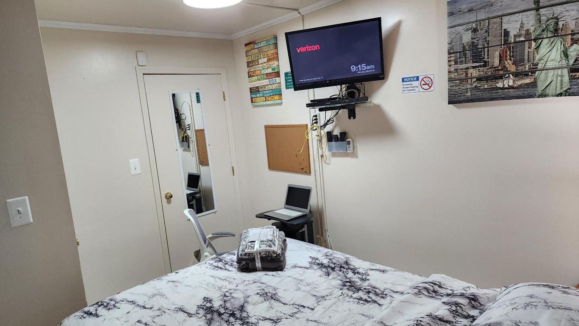Booking.com Exxlusive: Fully Furnished One Bedroom Entire With Full Size Bed. For One Person Or Couple, Soulmate Positive Friendship * New York
