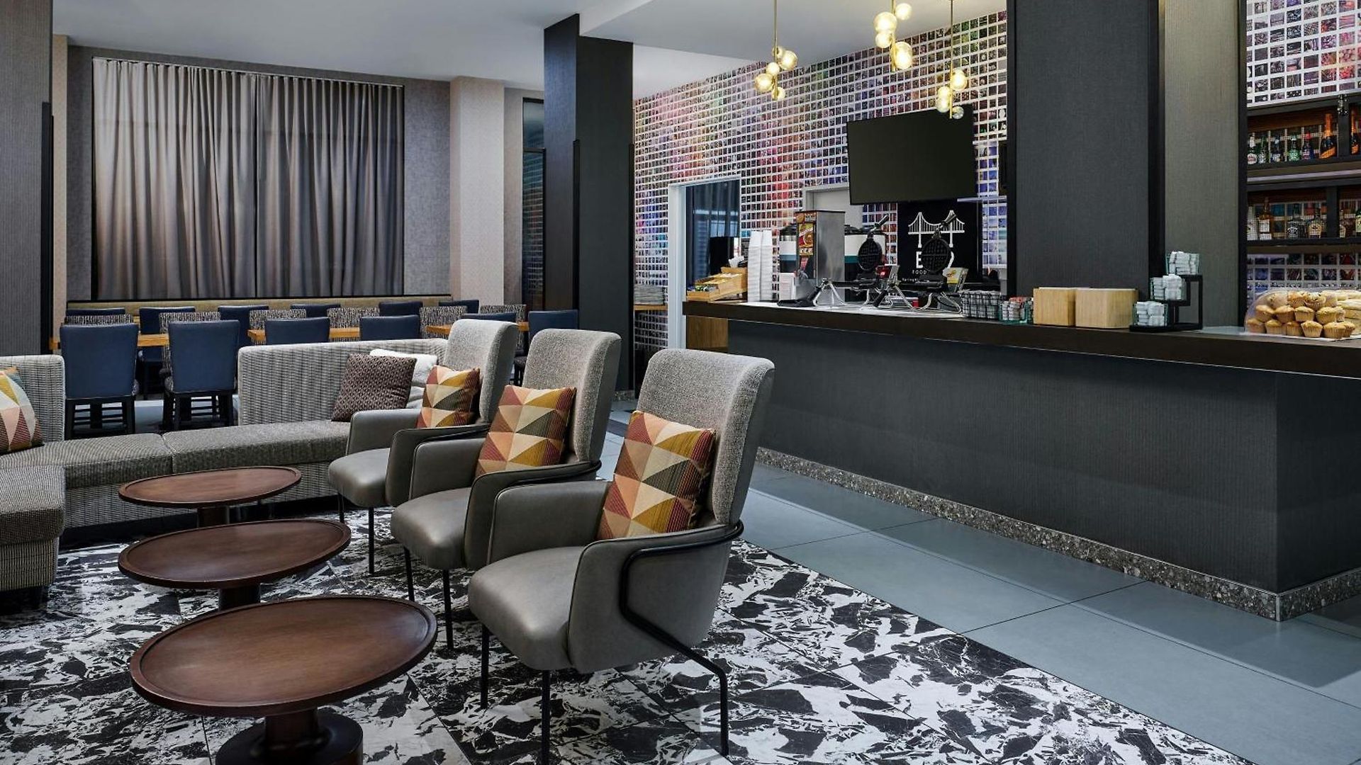 Hotel Springhill By Marriott Queens