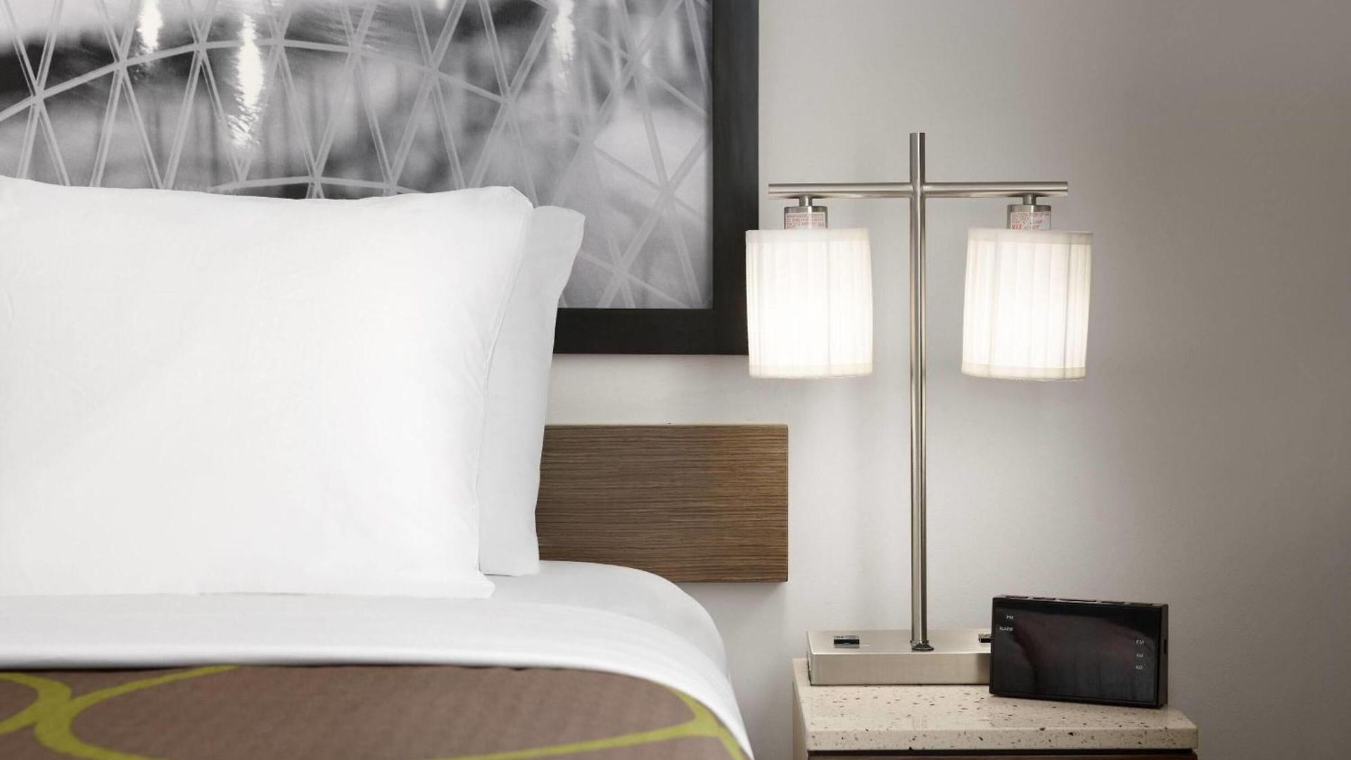 Super 8 By Wyndham Bronx Near Stadium New York