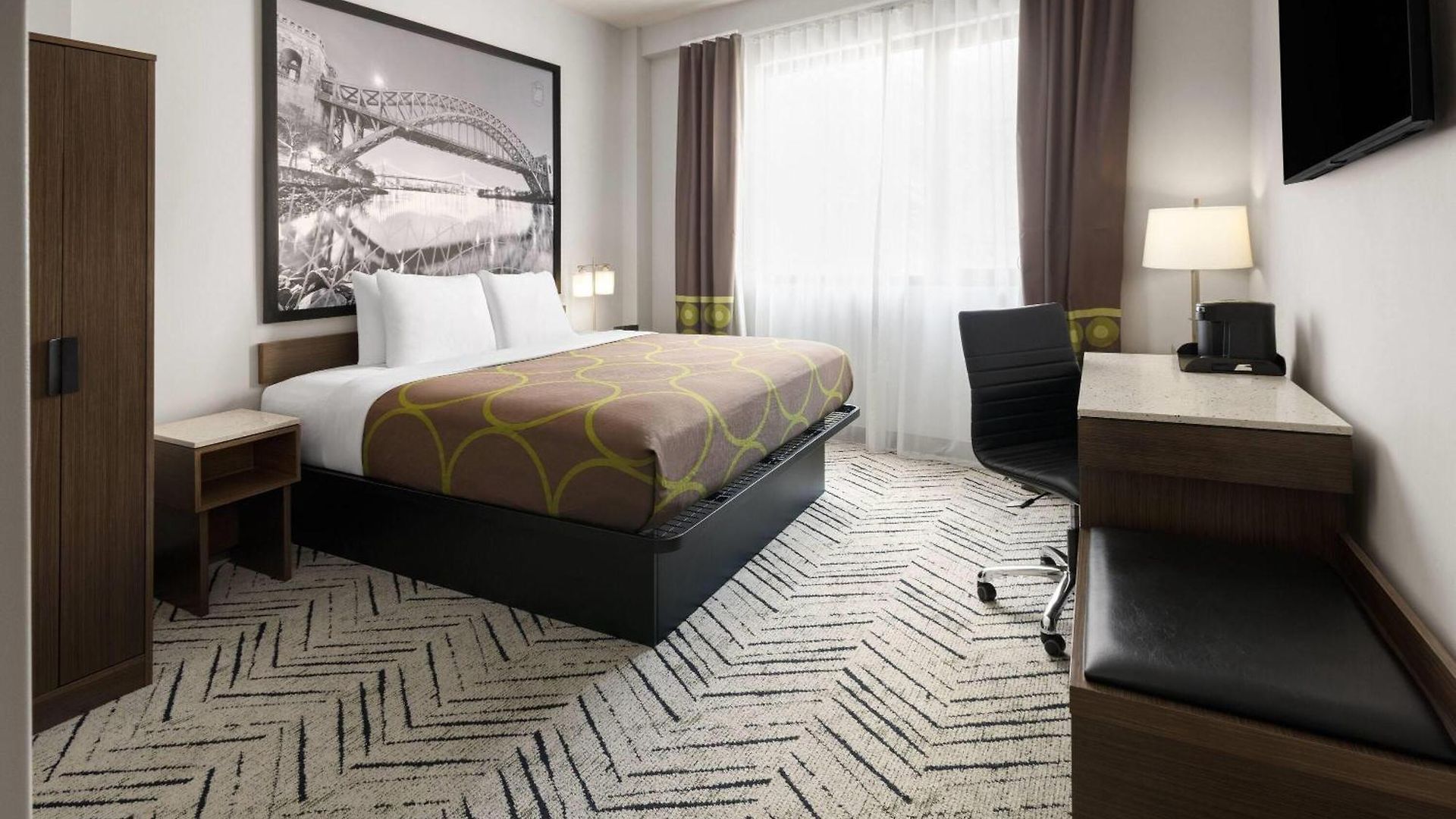 Hotel Super 8 By Wyndham Bronx Near Stadium 2*