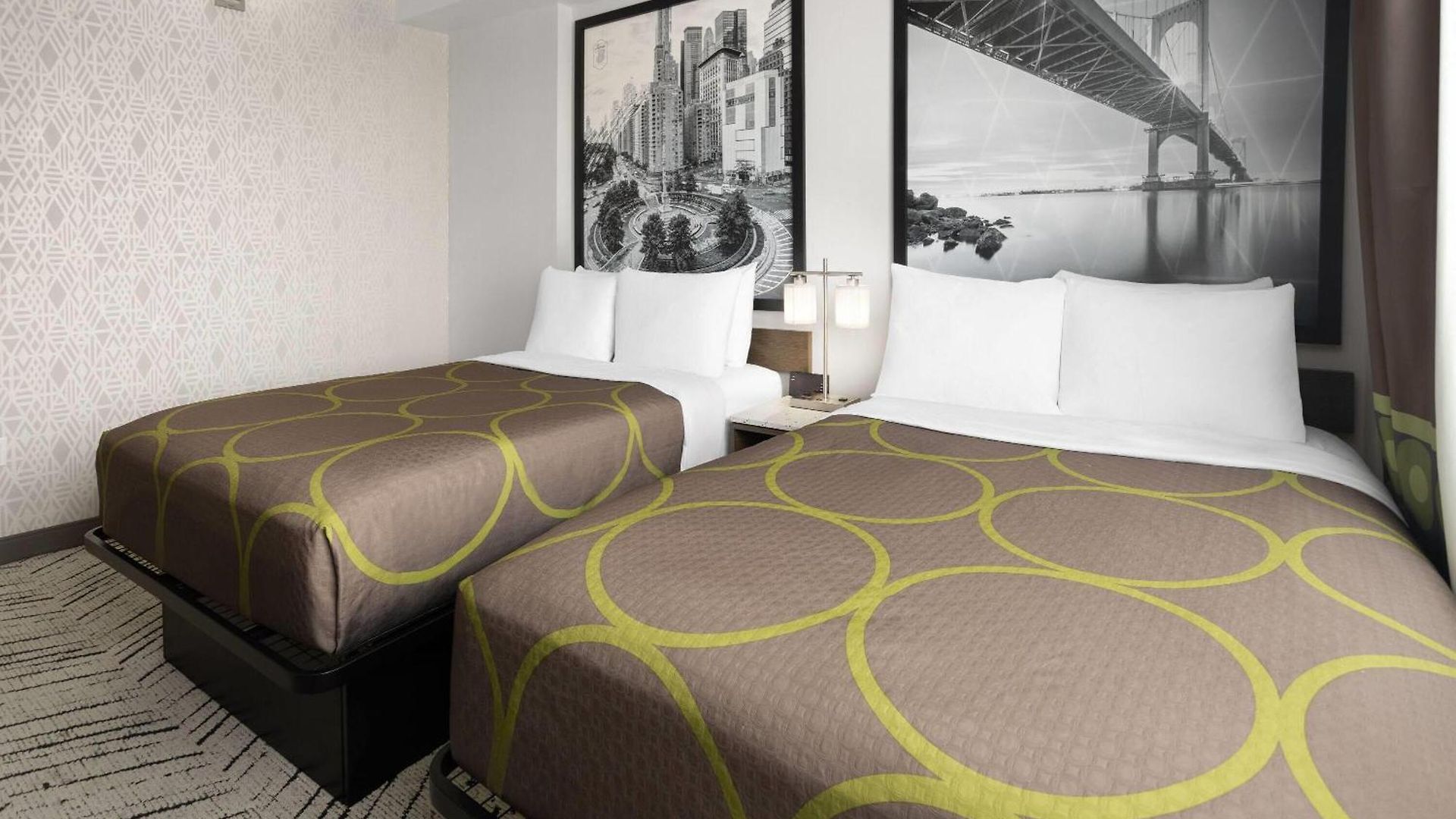 Super 8 By Wyndham Bronx Near Stadium New York