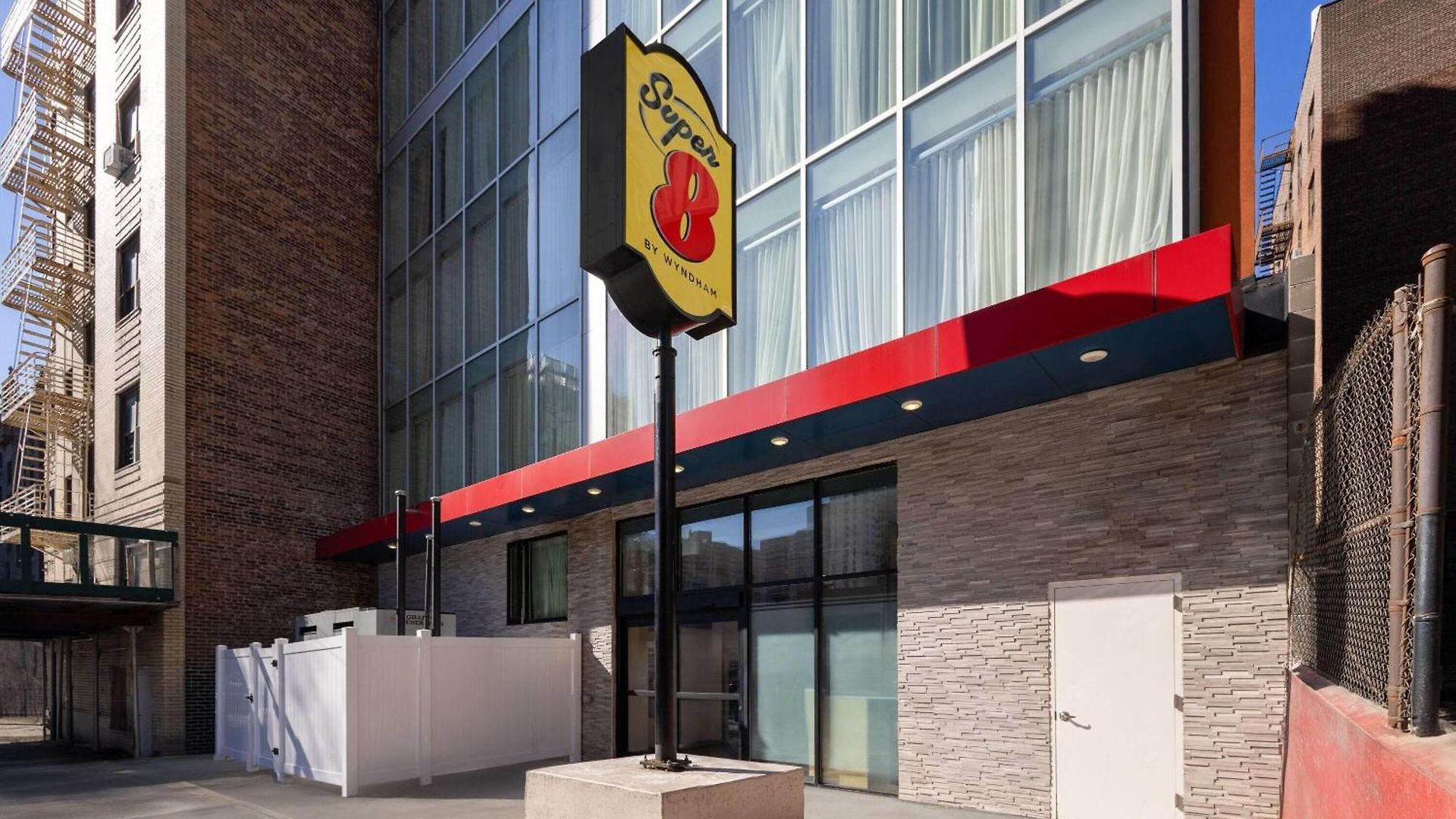 Super 8 By Wyndham Bronx Near Stadium Hotel 2*