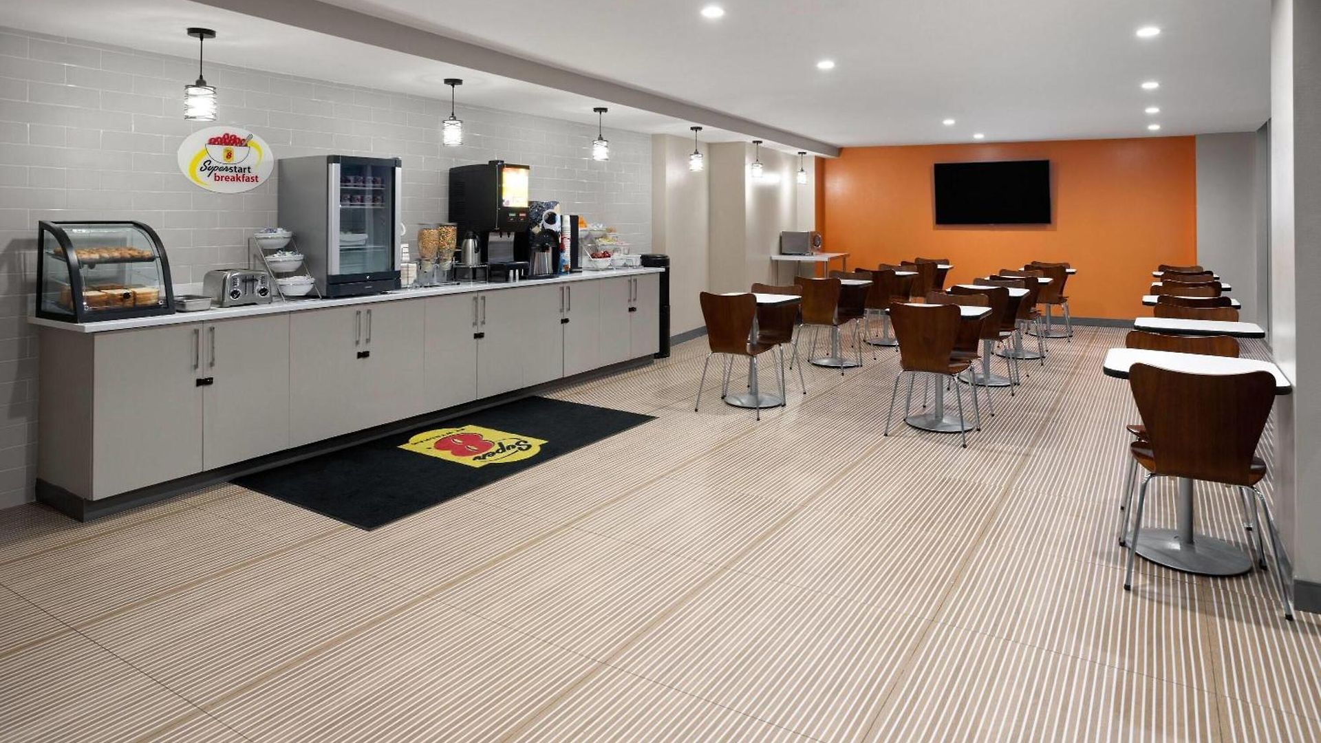 Hotel Super 8 By Wyndham Bronx Near Stadium 2*