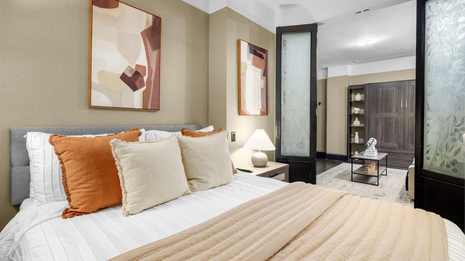 Apartment Nyc Walking Distance To Everywhere! *