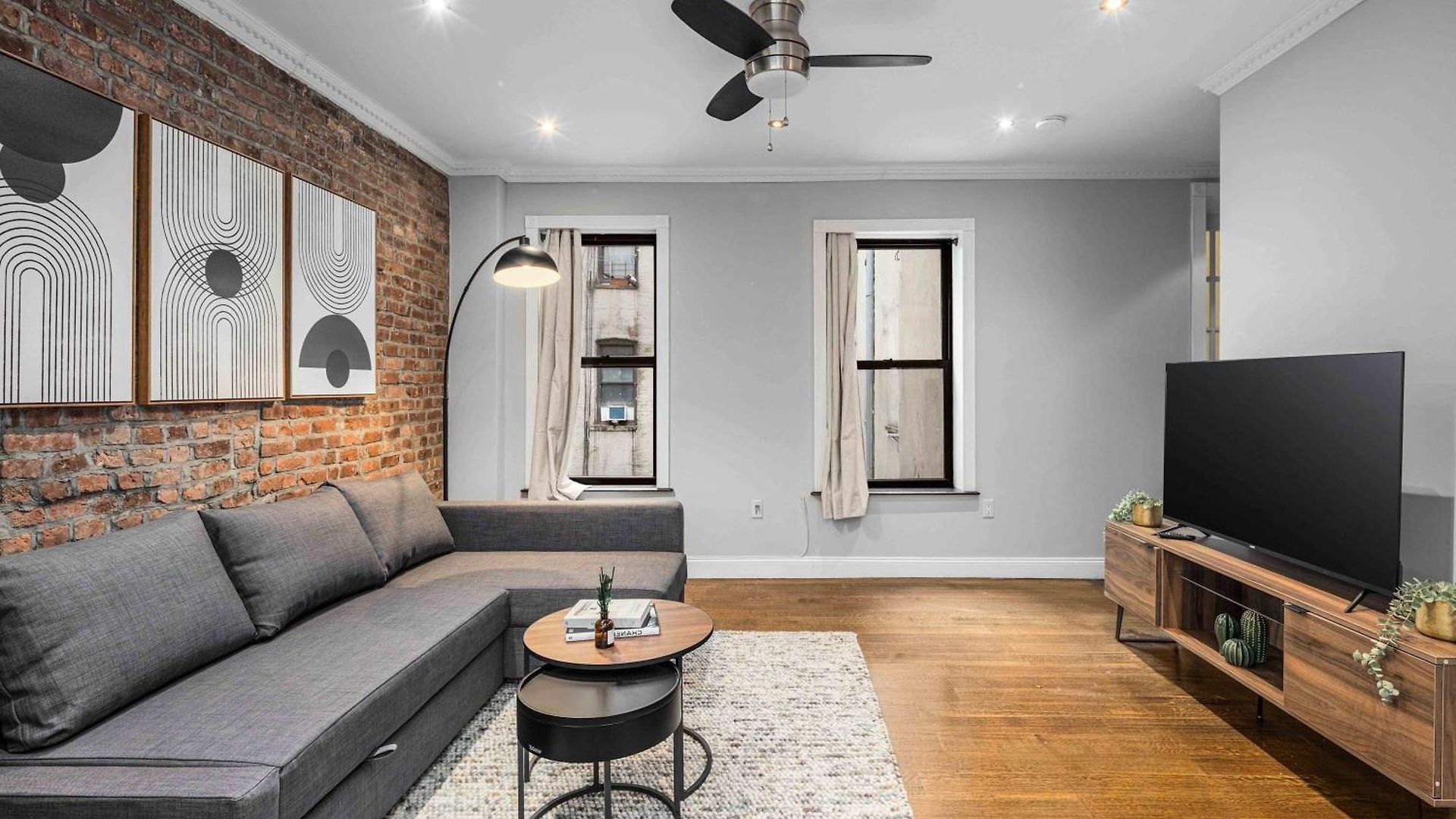 Modern Manhattan Retreat Near Park