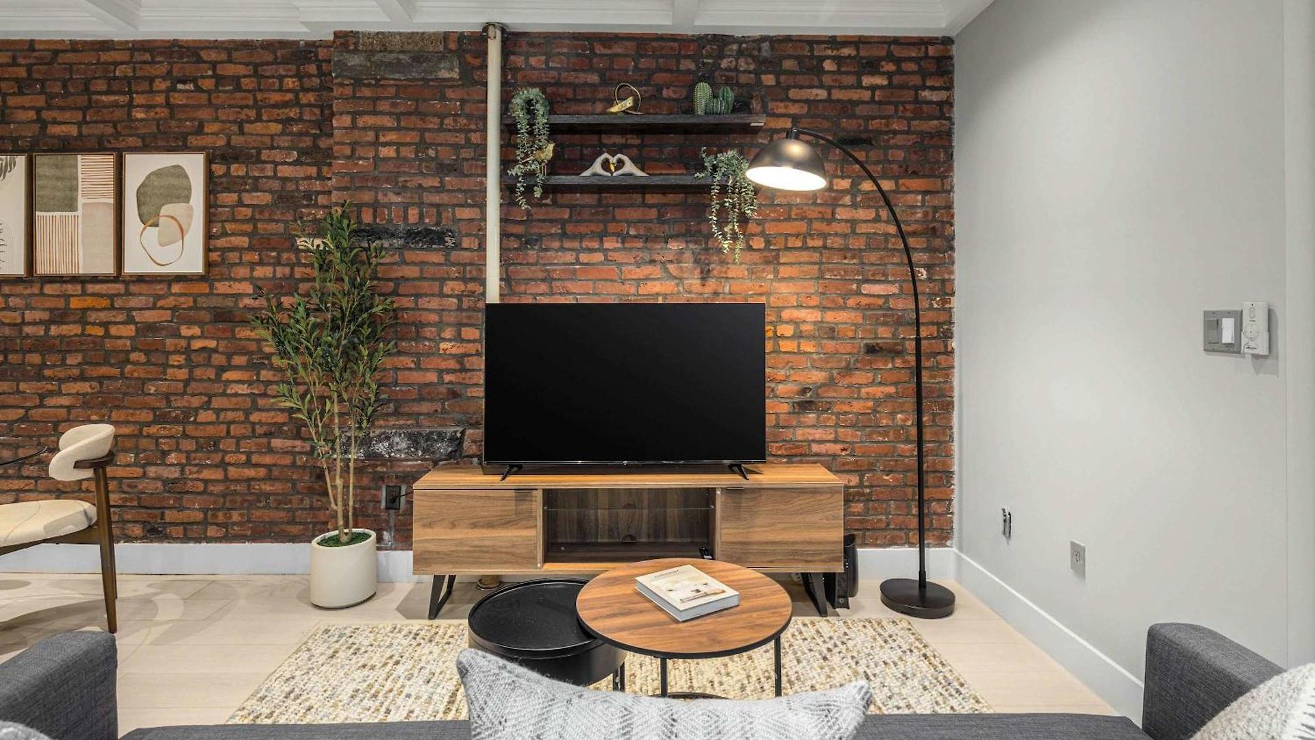 Bold Nyc In Fashionable Nolita Apartment *
