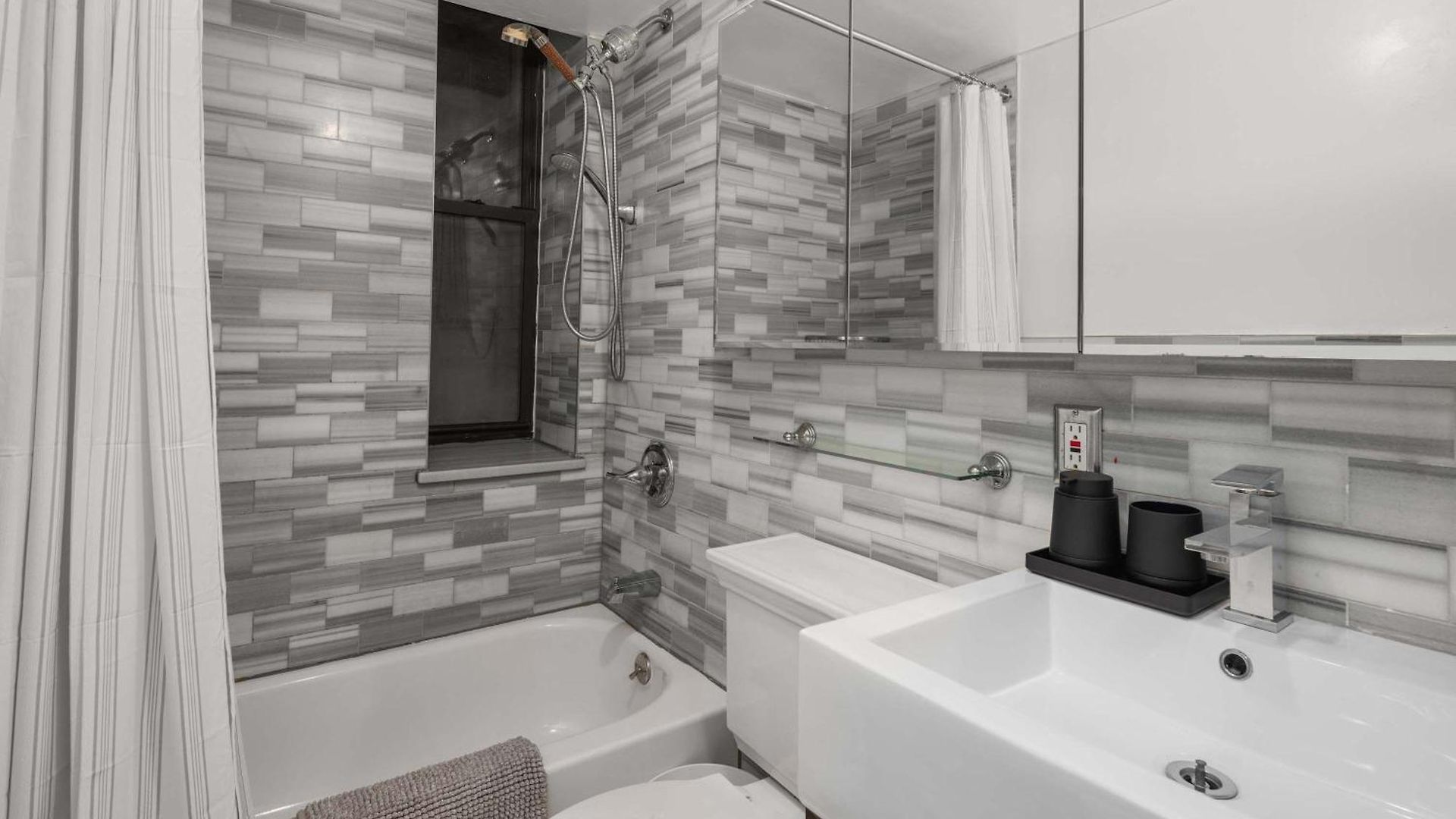 Sleek Lower East Side Retreat *