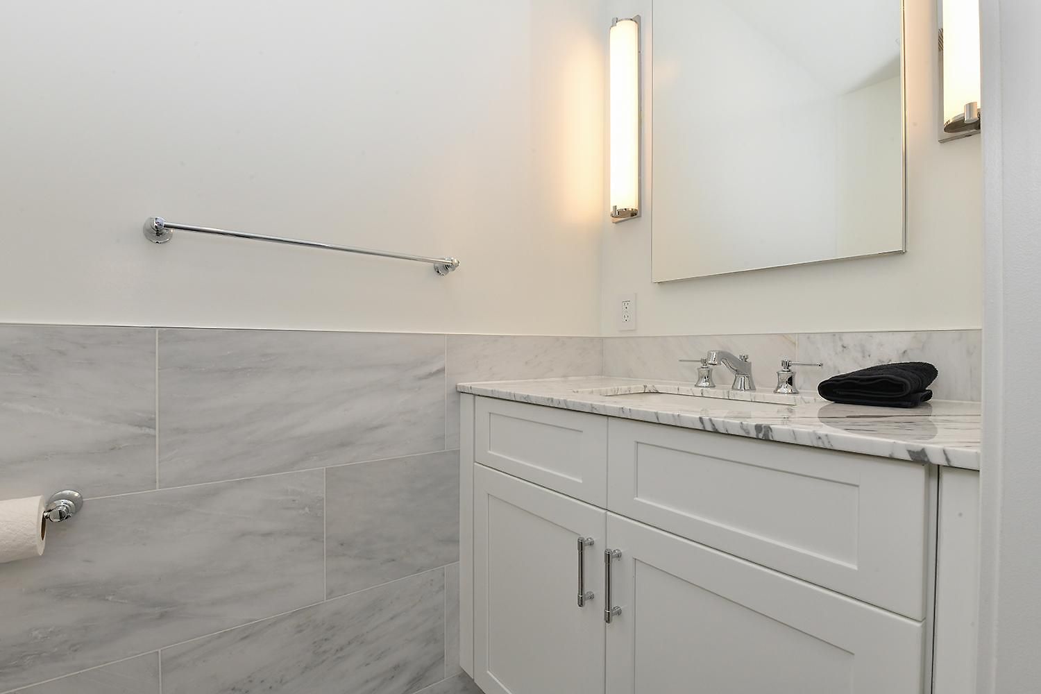 Sophisticated 3 Bedroom Duplex In The Heart Of Midtown Apartment *