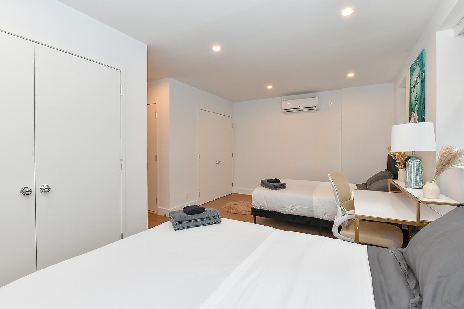 Apartment Sophisticated 3 Bedroom Duplex In The Heart Of Midtown