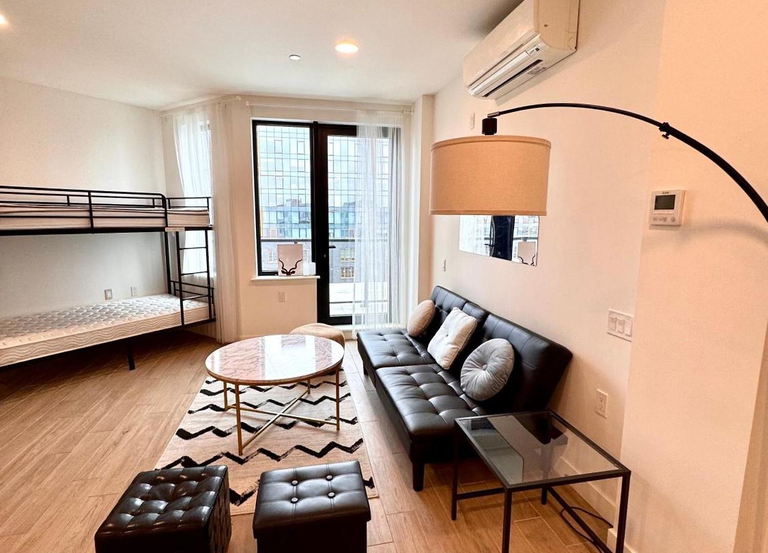 Peaceful Quiet Spacious New Modern Penthouse 3-bedroom With A Balcony * New York