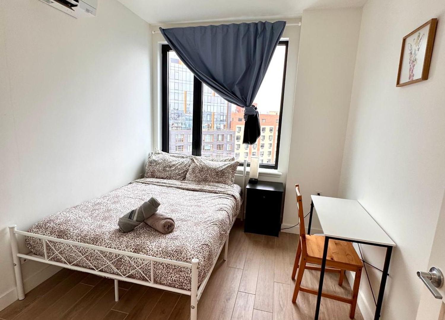 Peaceful Quiet Spacious New Modern Penthouse 3-bedroom With A Balcony Apartment New York