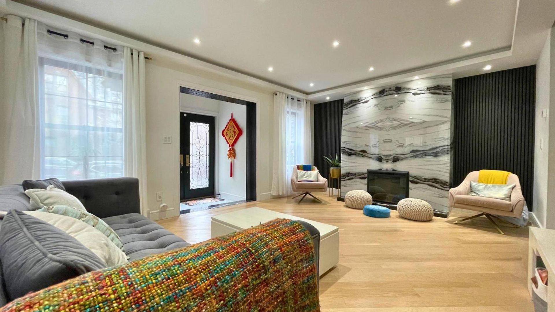 Great Location With Parking, 10 Min To Lga & Subway Homestay