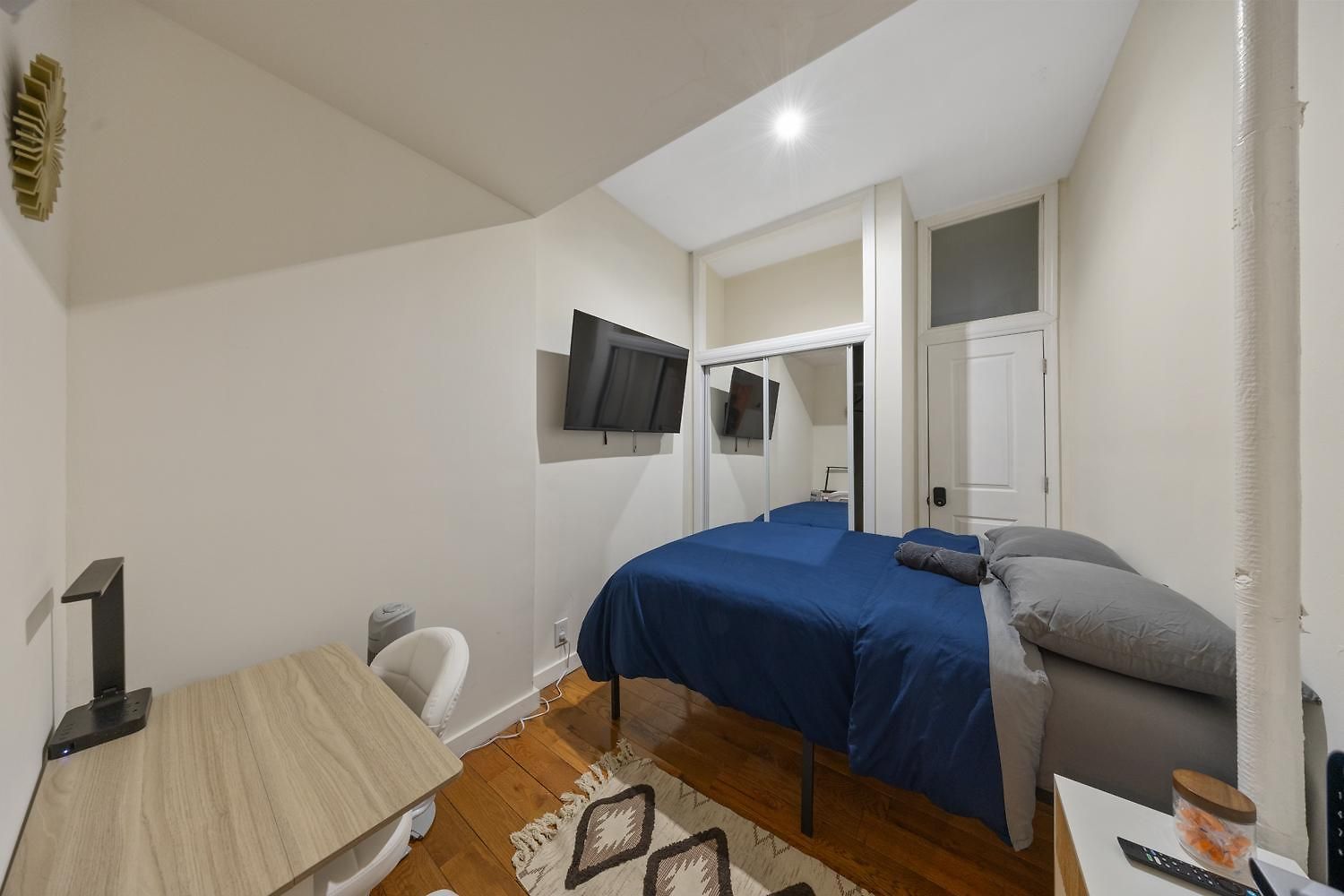 Guest house Private At A Shared By Times Square *