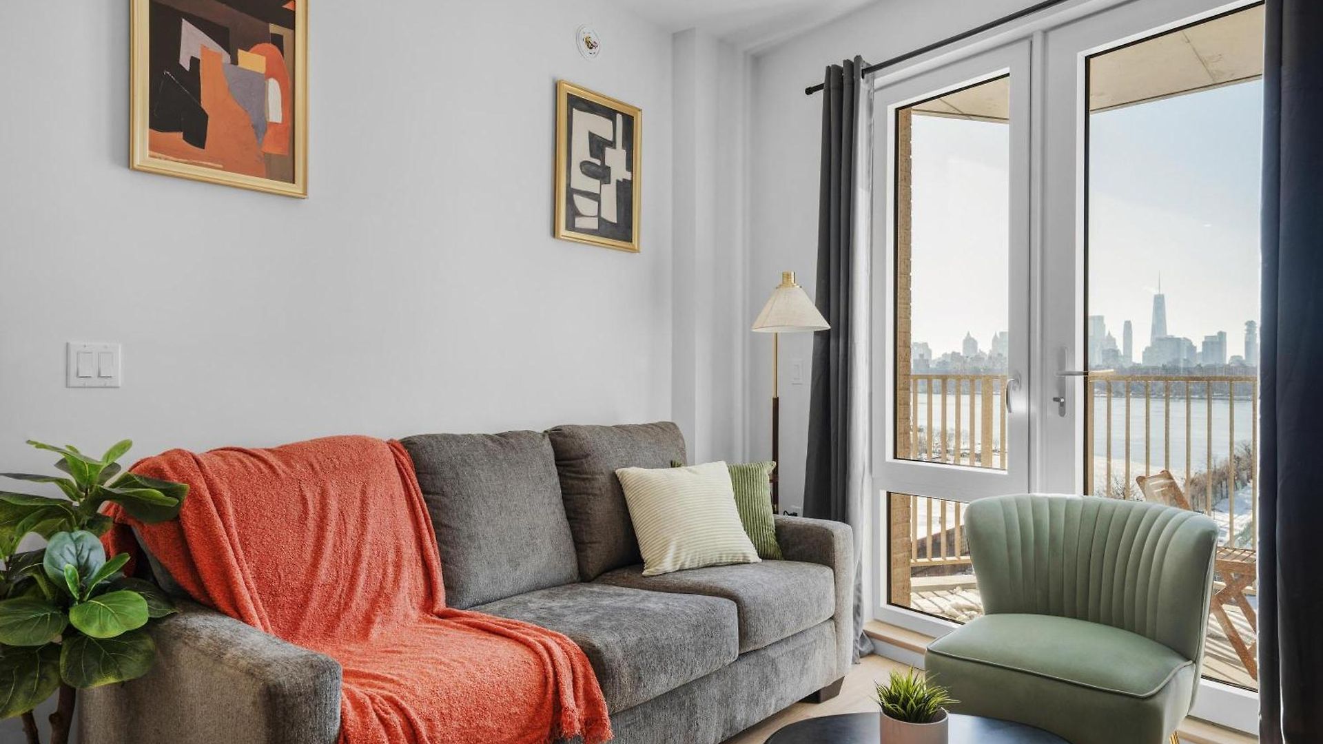 Stylish Brooklyn Retreat - Steps To G Train Hotel 5*