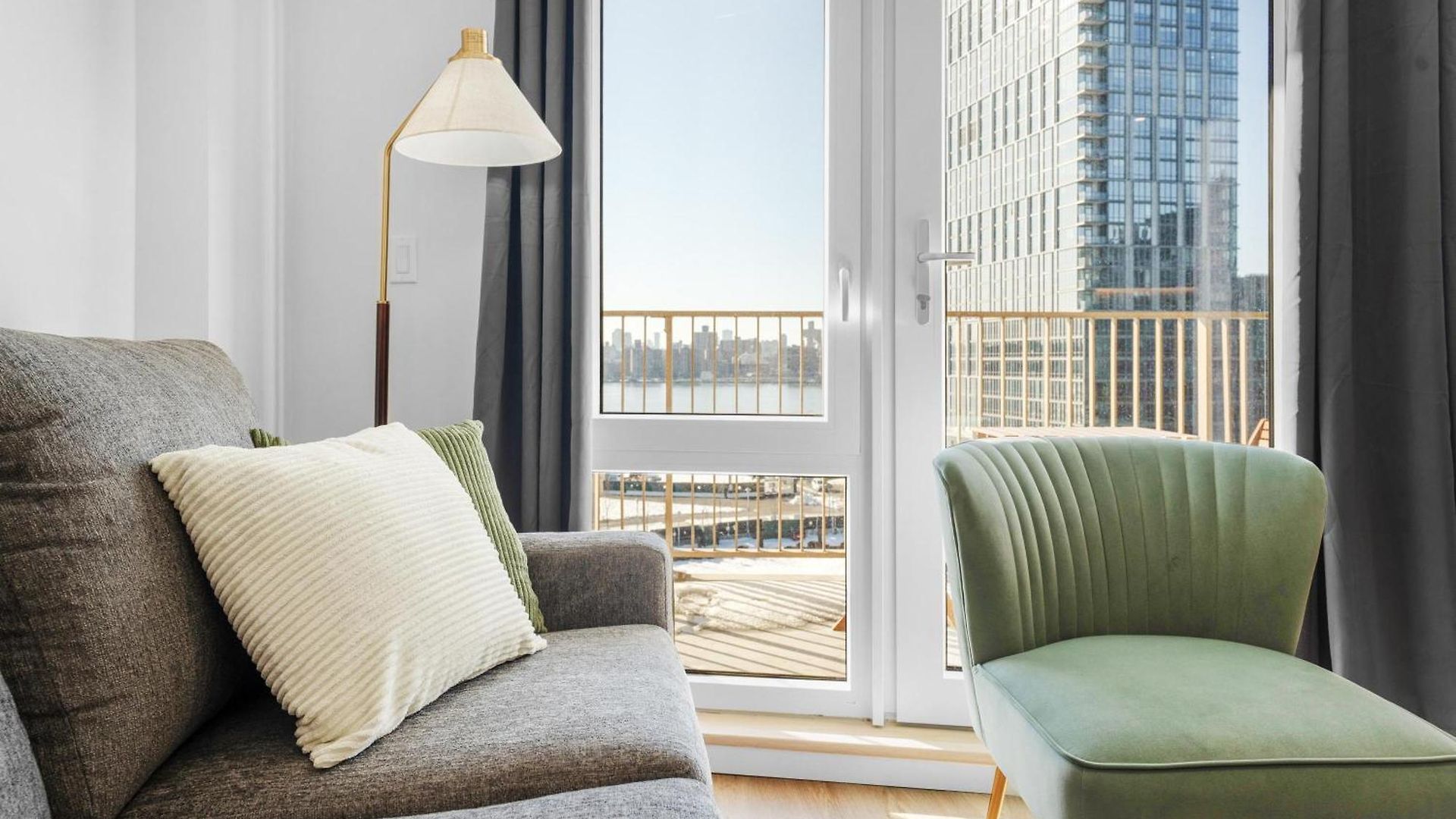 Stylish Brooklyn Retreat - Steps To G Train New York