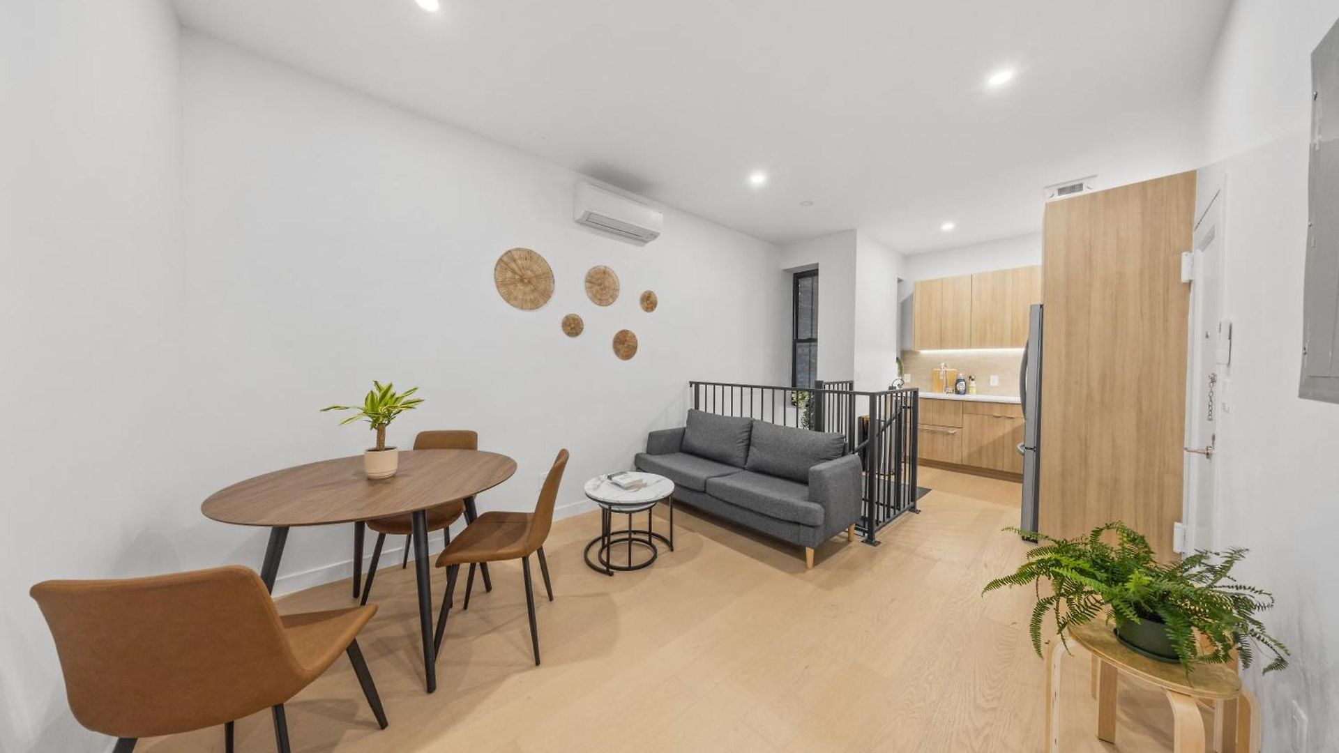 Chic Times Square 1br Entire - Private Kitchen & Bath - Hosts 4 Guest house