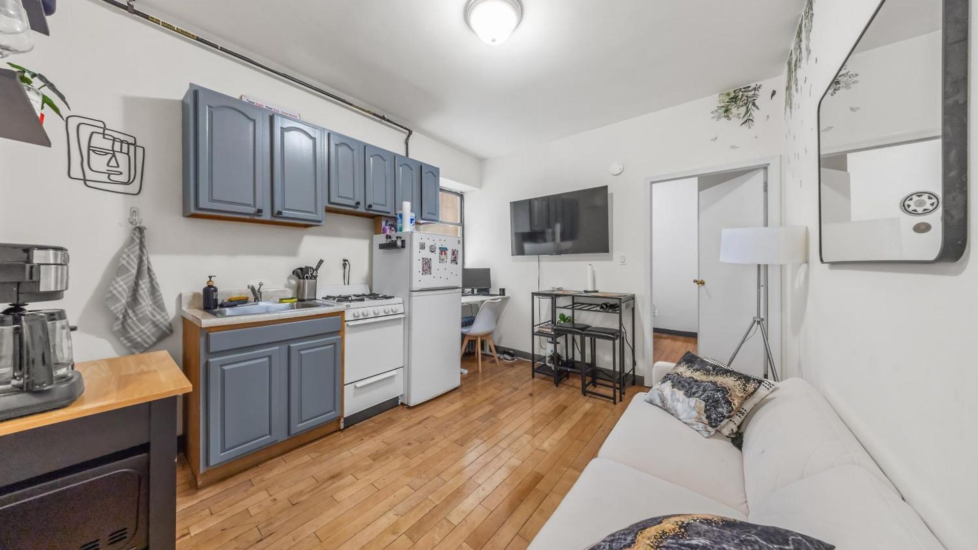 Chic Times Square 1-bedroom - Hosts 4 Guest house