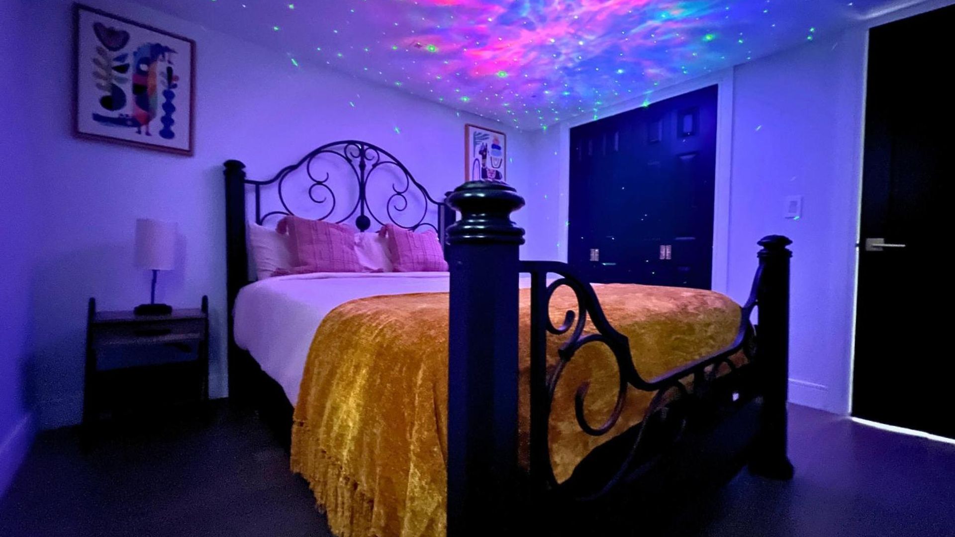 Great Location With Parking, 10 Min To Lga & Subway New York