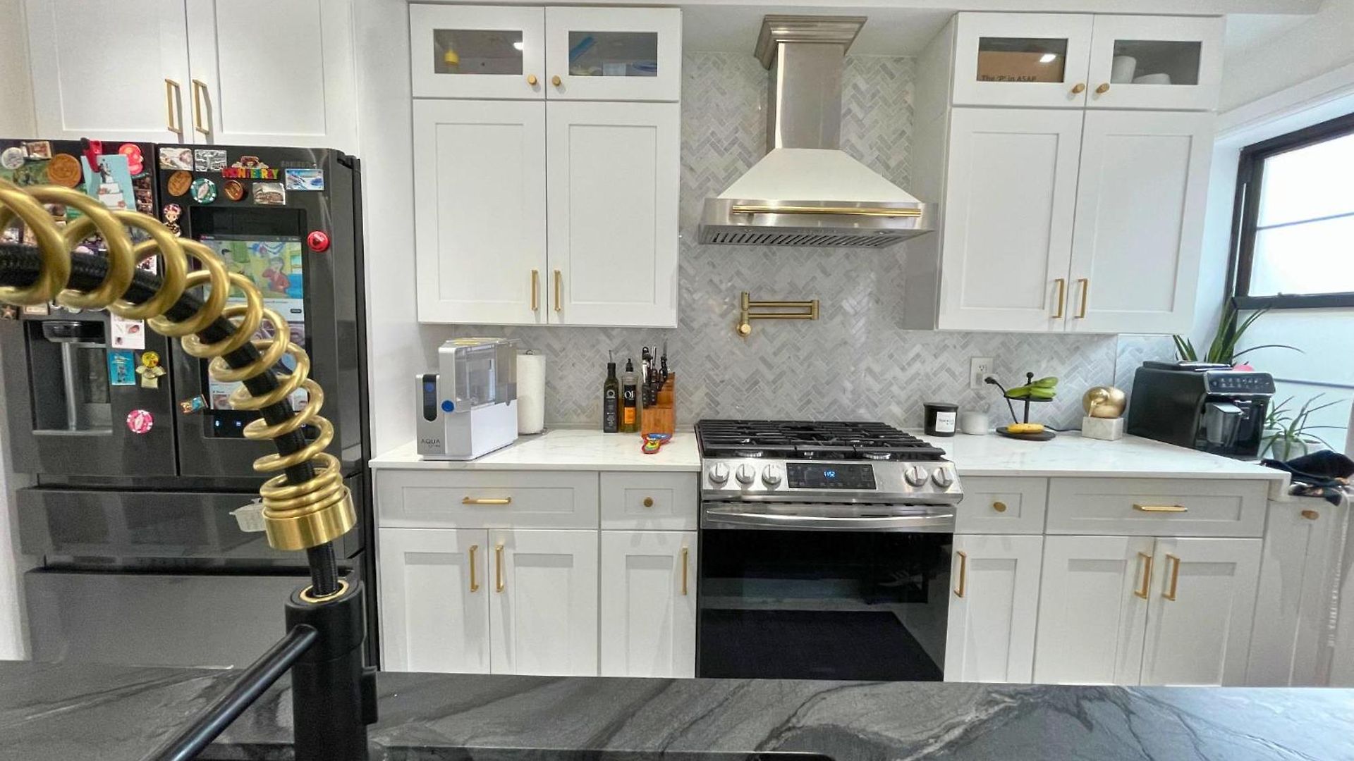 Homestay Great Location With Parking, 10 Min To Lga & Subway *
