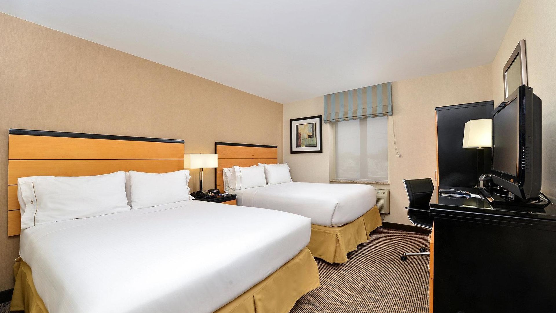 Hotel Express Kennedy Airport, An Ihg 3*