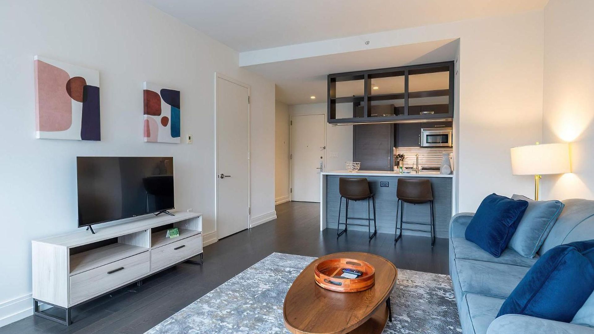 Luxury With Gym & Pool Apartment *