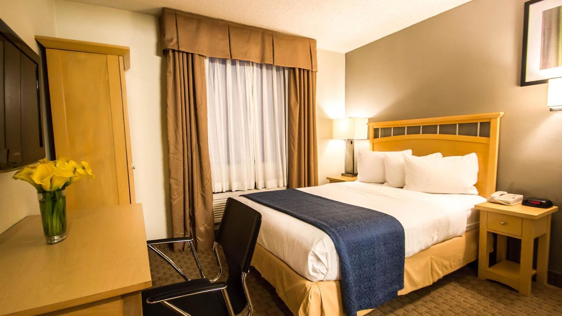 Hudson River Hotel 3*