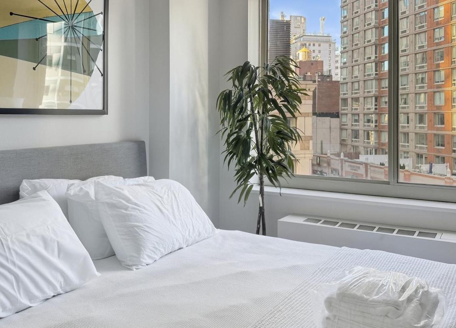 Nyc Midtown Blocks Away From Times Square Apartment New York
