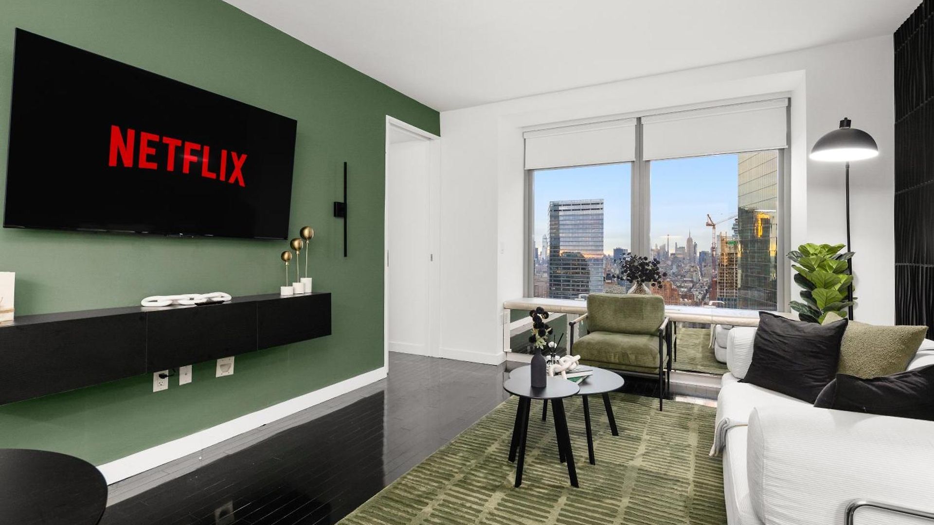 Premium Lux-penthouse In Financial District