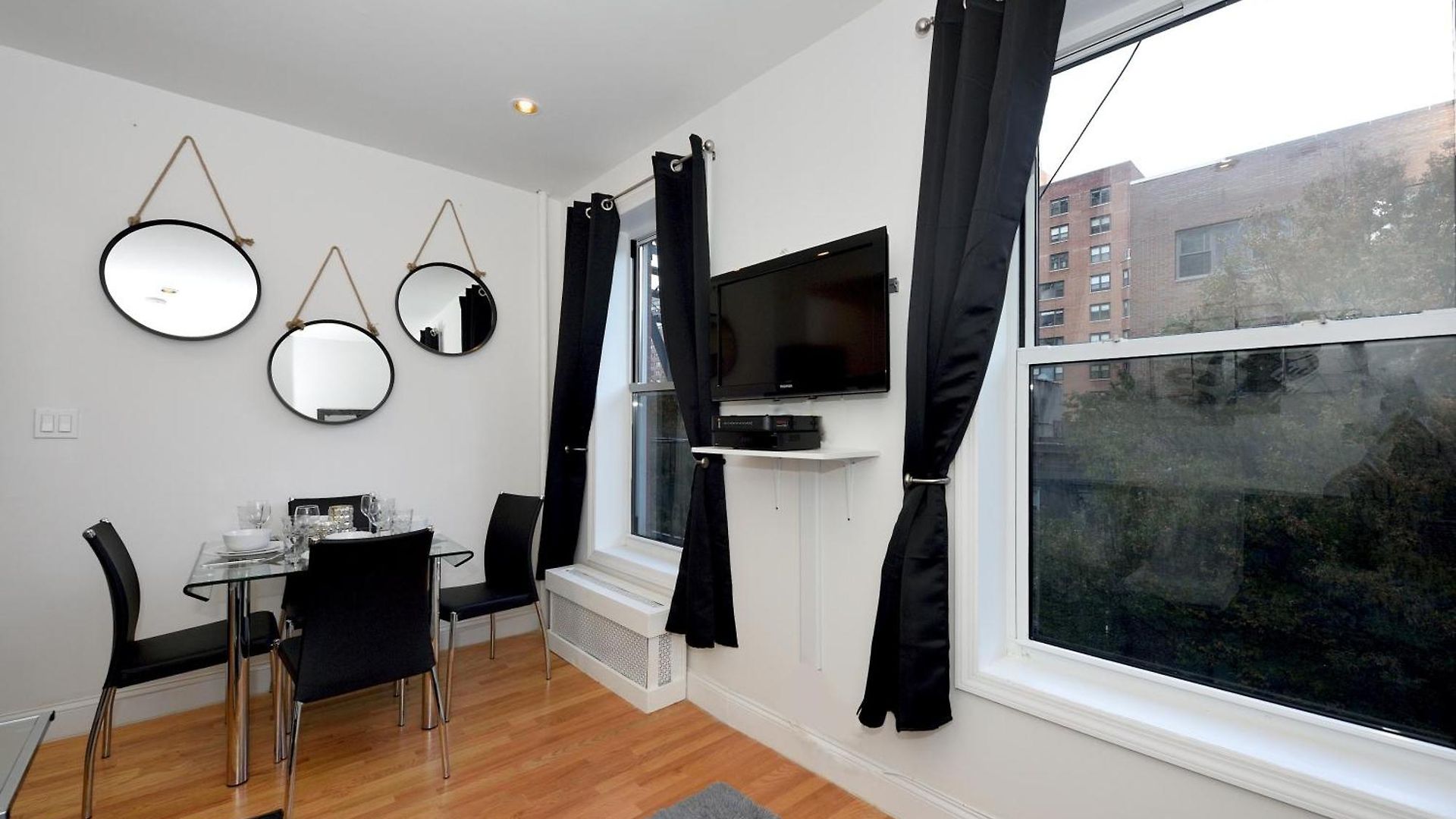 Apartment Cityscape 2 Bedroom Unit Prime Location